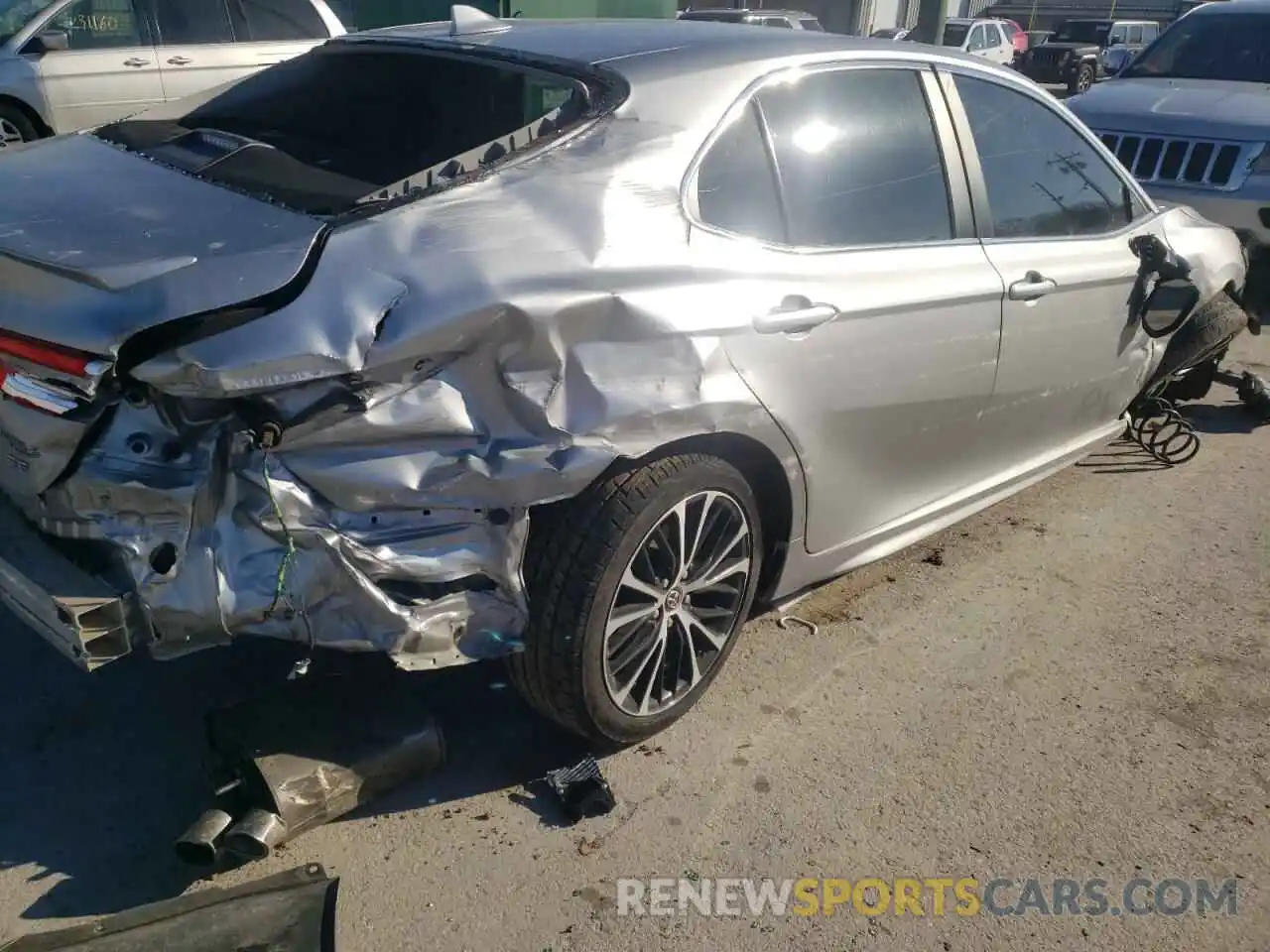 9 Photograph of a damaged car 4T1B11HK1KU699924 TOYOTA CAMRY 2019