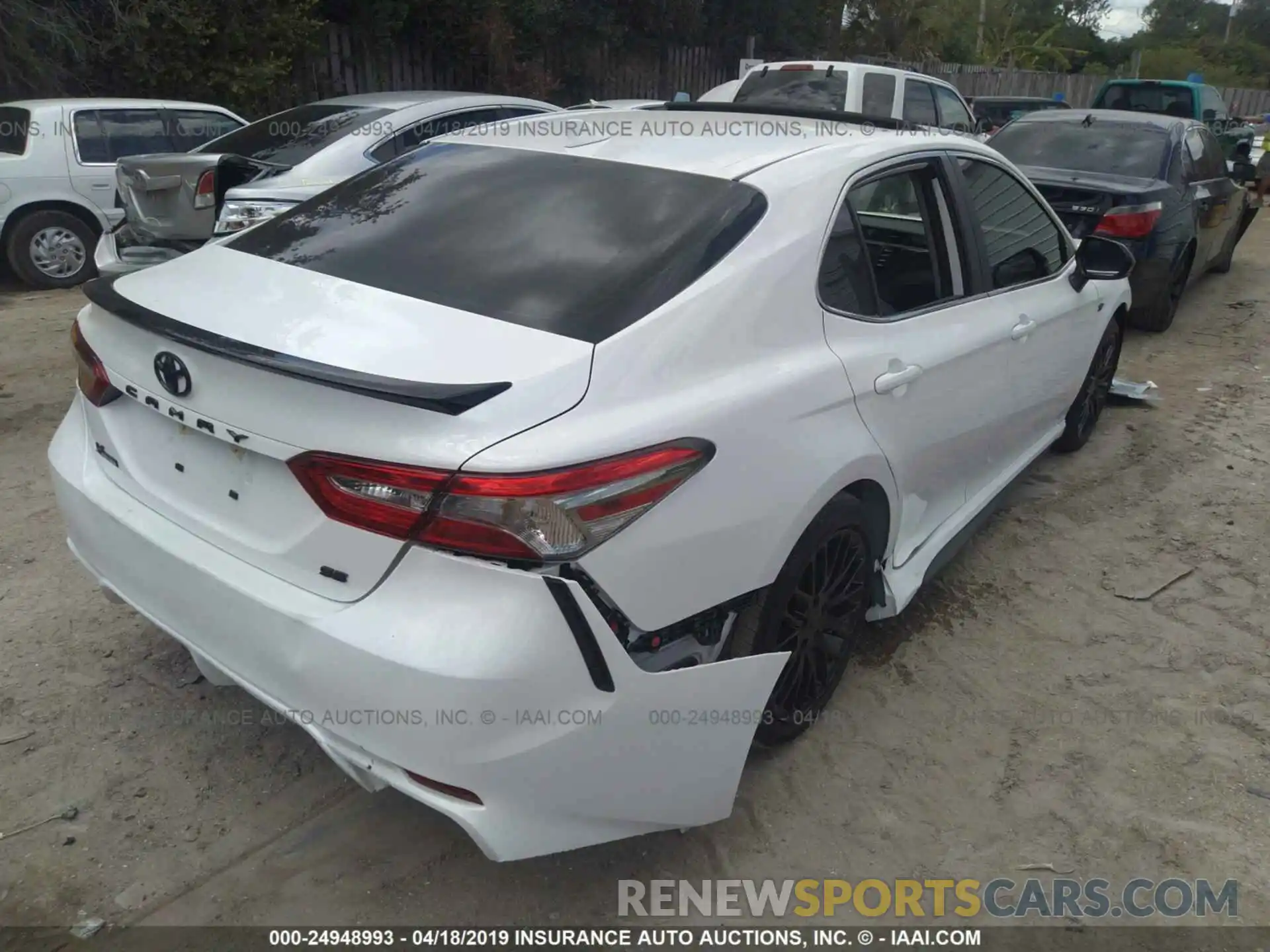 4 Photograph of a damaged car 4T1B11HK1KU700781 TOYOTA CAMRY 2019