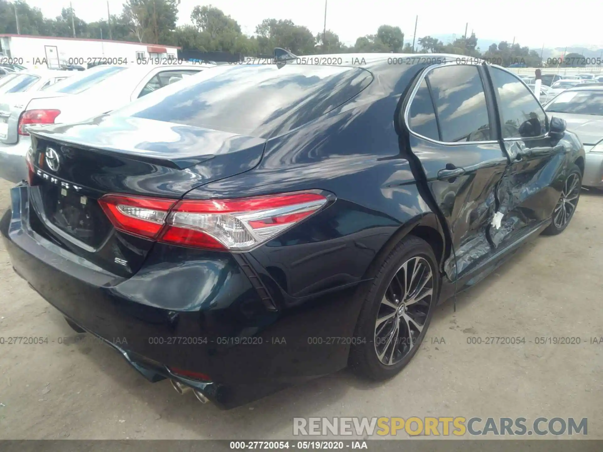 4 Photograph of a damaged car 4T1B11HK1KU701428 TOYOTA CAMRY 2019