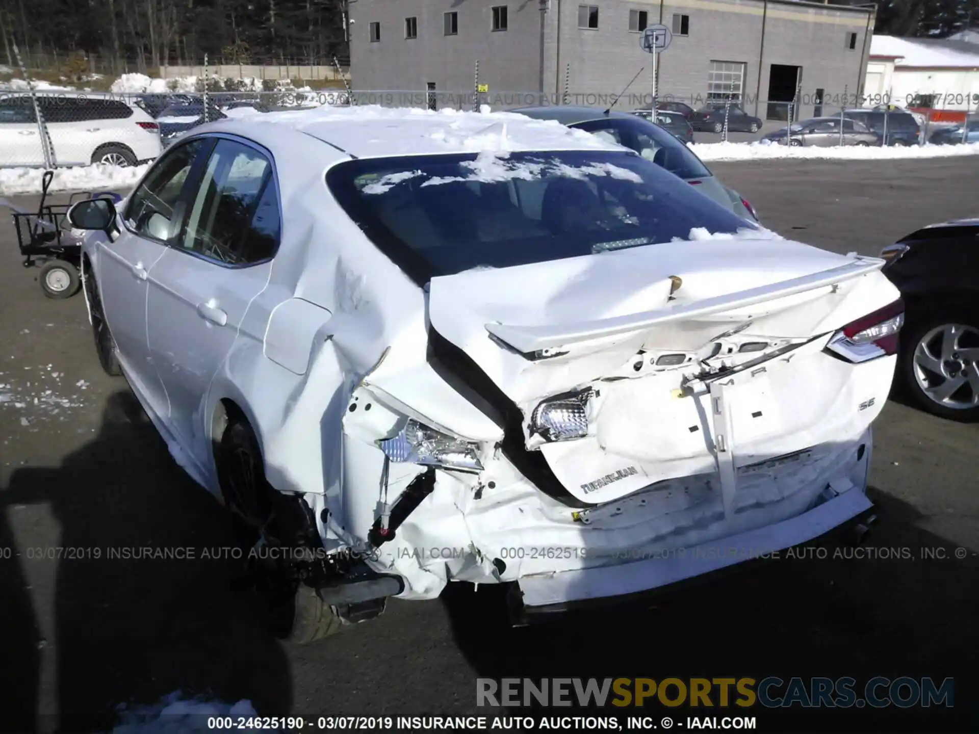 3 Photograph of a damaged car 4T1B11HK1KU703096 TOYOTA CAMRY 2019