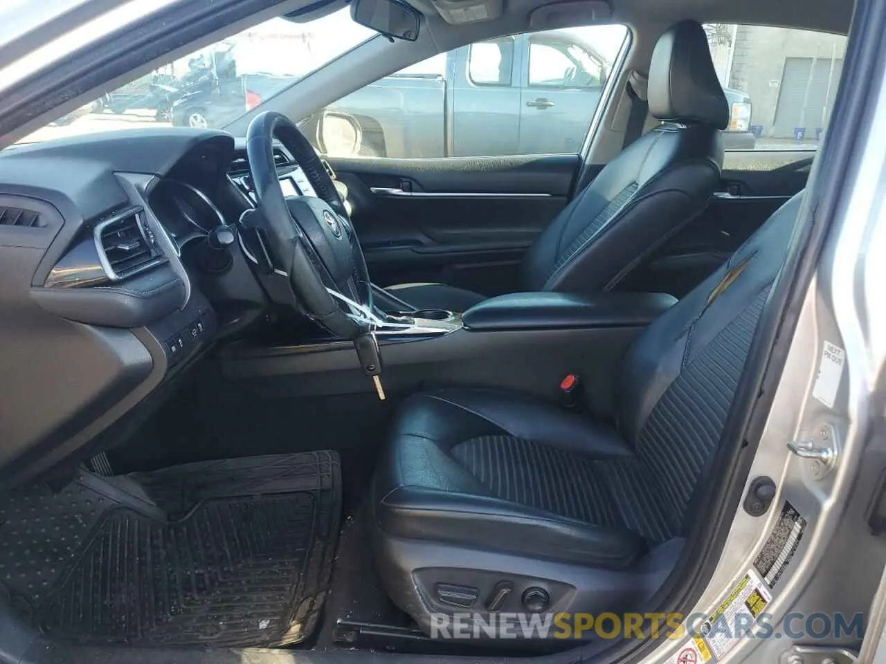 7 Photograph of a damaged car 4T1B11HK1KU703373 TOYOTA CAMRY 2019