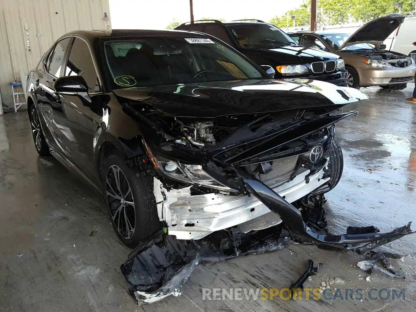 1 Photograph of a damaged car 4T1B11HK1KU708590 TOYOTA CAMRY 2019