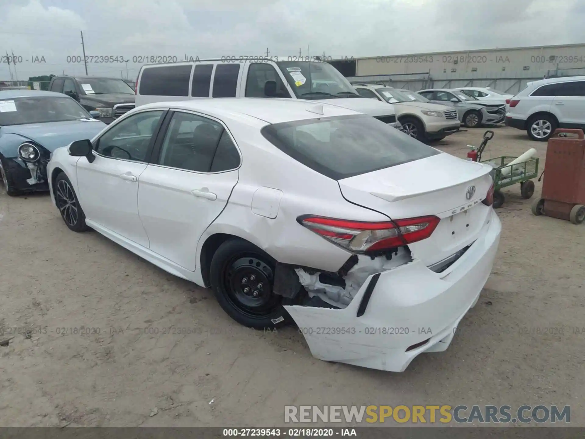 3 Photograph of a damaged car 4T1B11HK1KU709612 TOYOTA CAMRY 2019