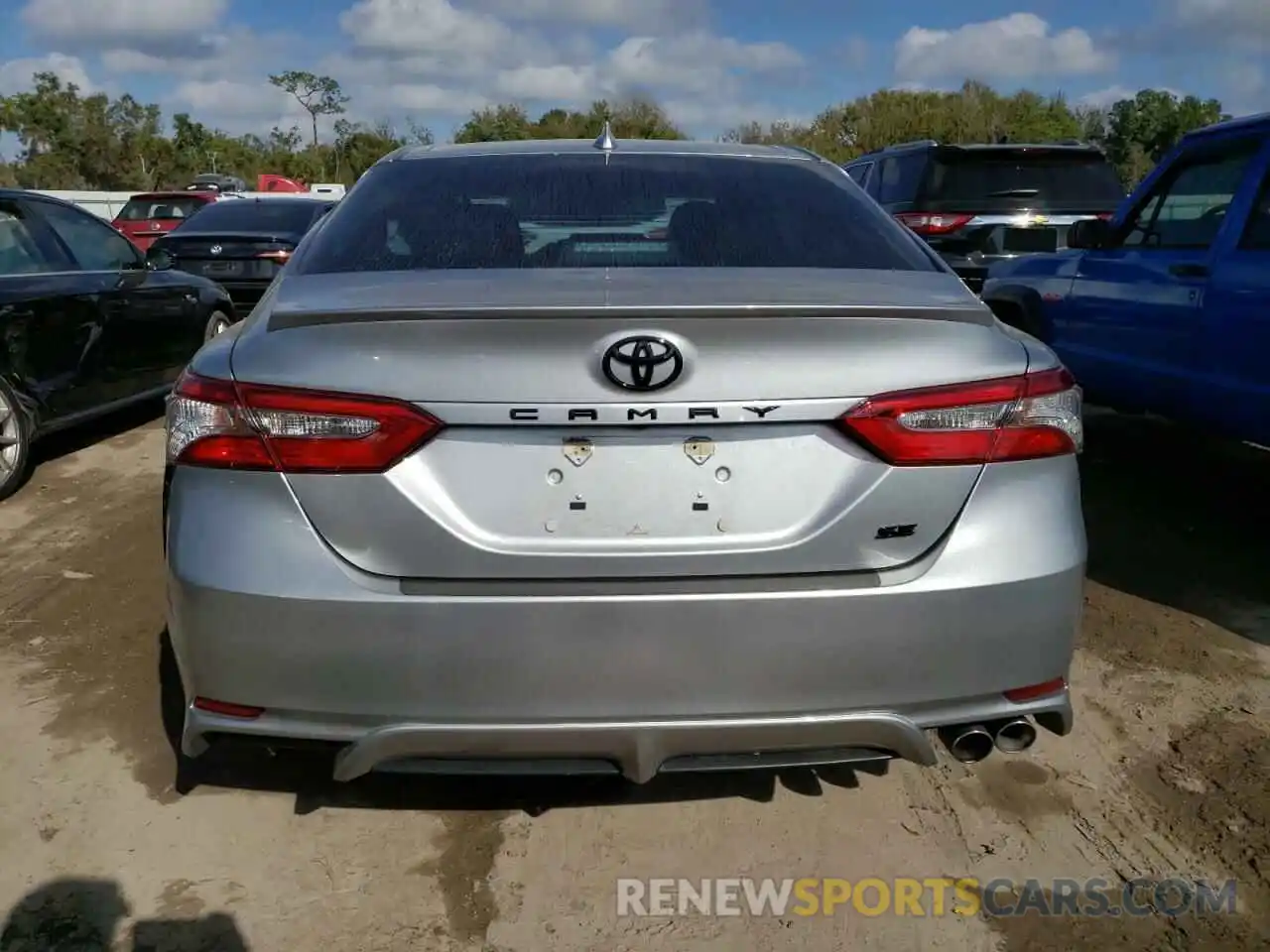 6 Photograph of a damaged car 4T1B11HK1KU709920 TOYOTA CAMRY 2019