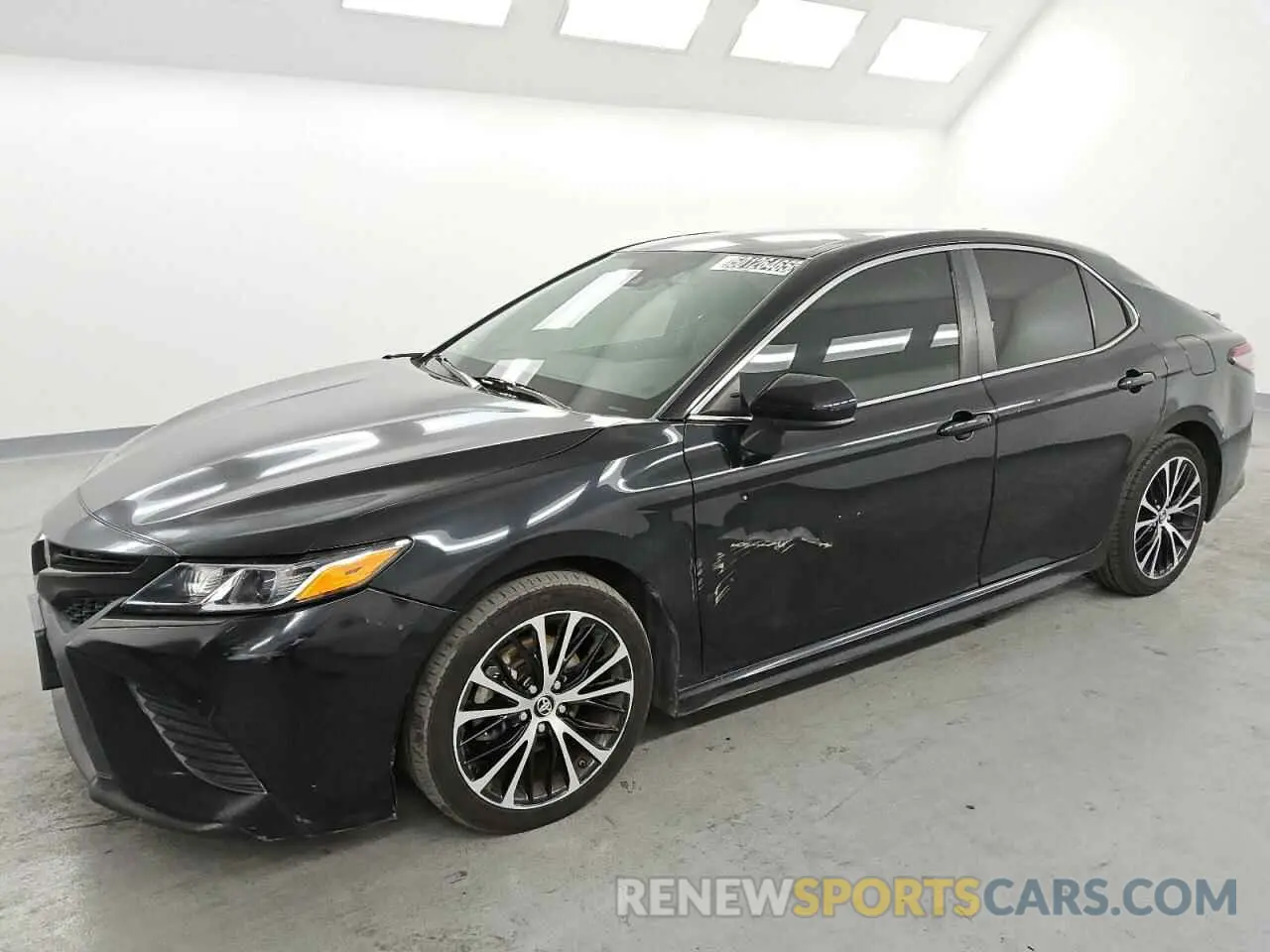 1 Photograph of a damaged car 4T1B11HK1KU711327 TOYOTA CAMRY 2019