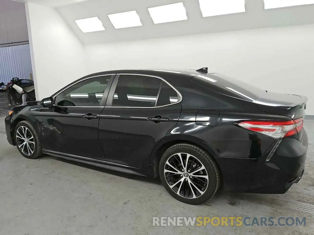2 Photograph of a damaged car 4T1B11HK1KU711327 TOYOTA CAMRY 2019
