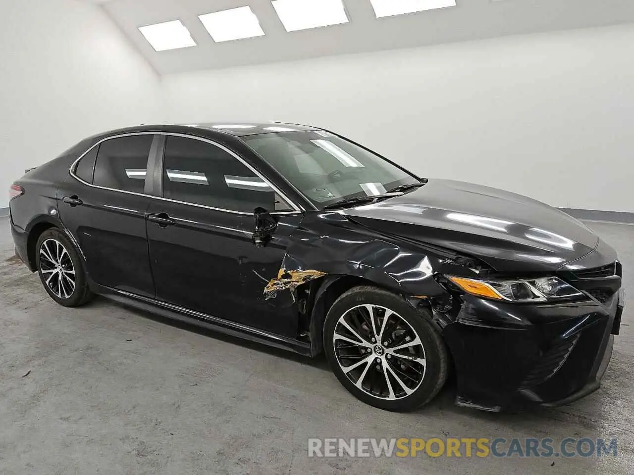 4 Photograph of a damaged car 4T1B11HK1KU711327 TOYOTA CAMRY 2019