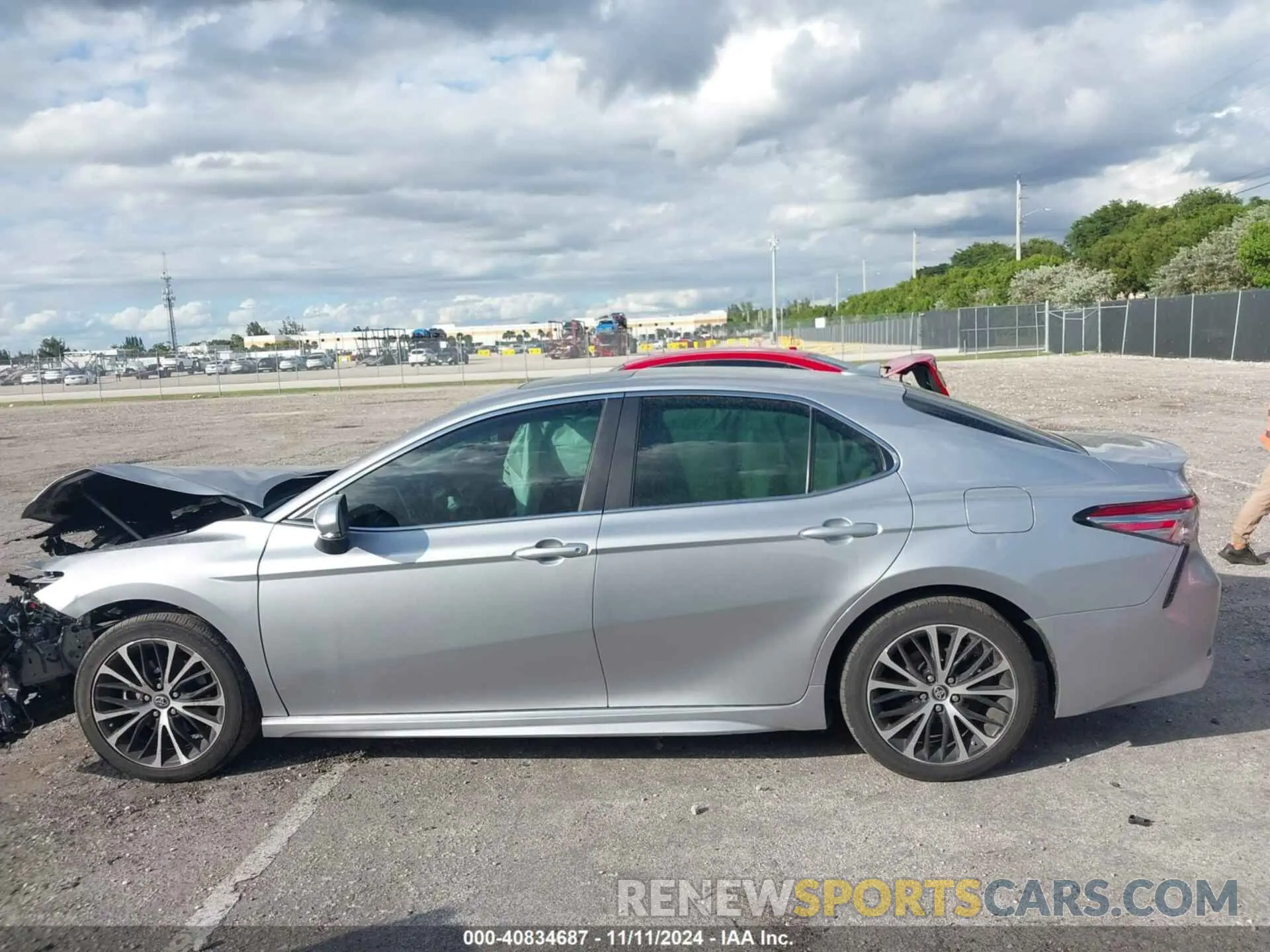 13 Photograph of a damaged car 4T1B11HK1KU713160 TOYOTA CAMRY 2019
