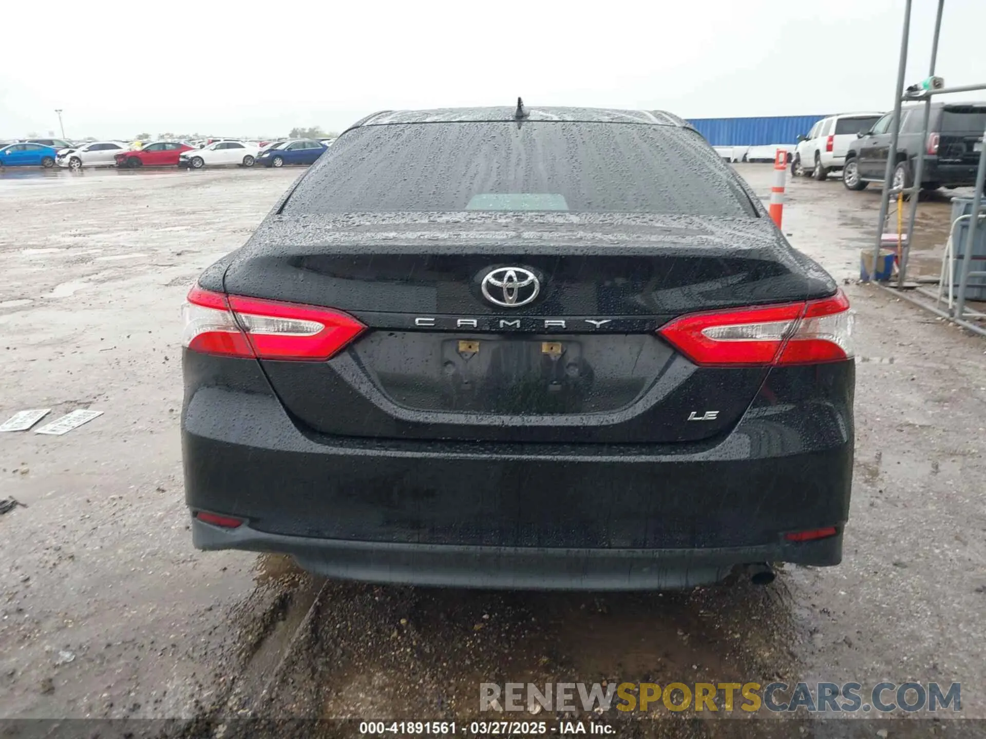 15 Photograph of a damaged car 4T1B11HK1KU714583 TOYOTA CAMRY 2019