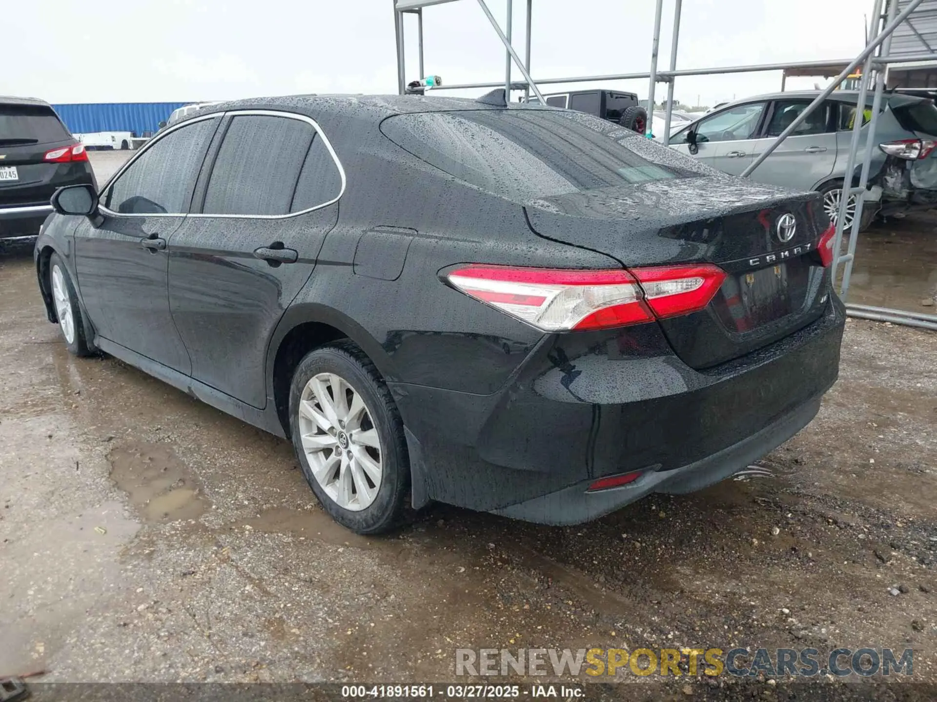 3 Photograph of a damaged car 4T1B11HK1KU714583 TOYOTA CAMRY 2019