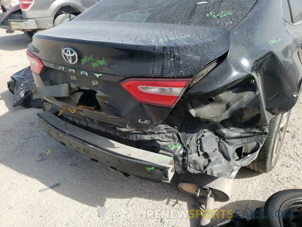 9 Photograph of a damaged car 4T1B11HK1KU715281 TOYOTA CAMRY 2019