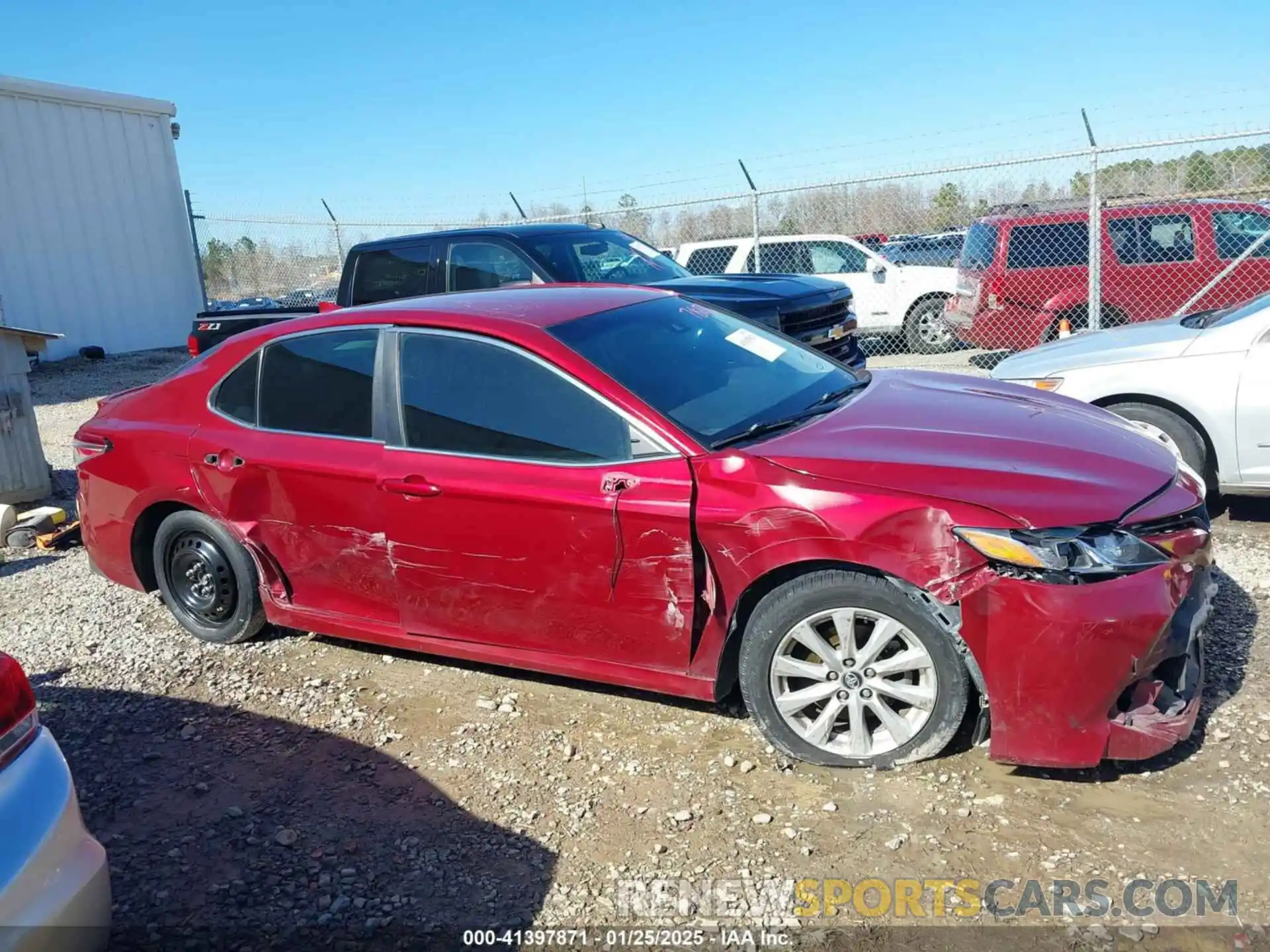 14 Photograph of a damaged car 4T1B11HK1KU715667 TOYOTA CAMRY 2019