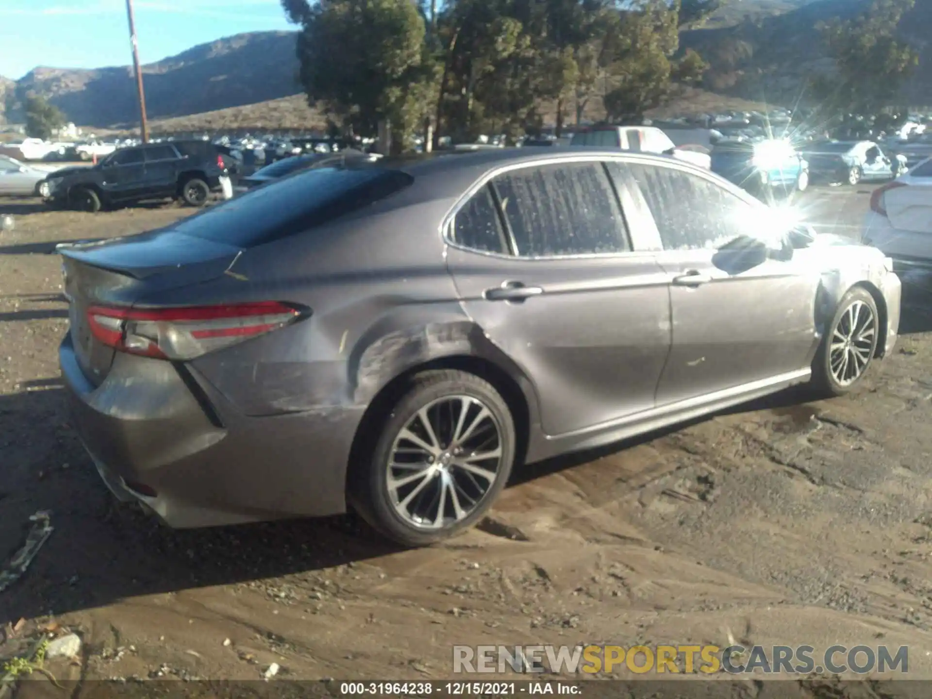 4 Photograph of a damaged car 4T1B11HK1KU715913 TOYOTA CAMRY 2019