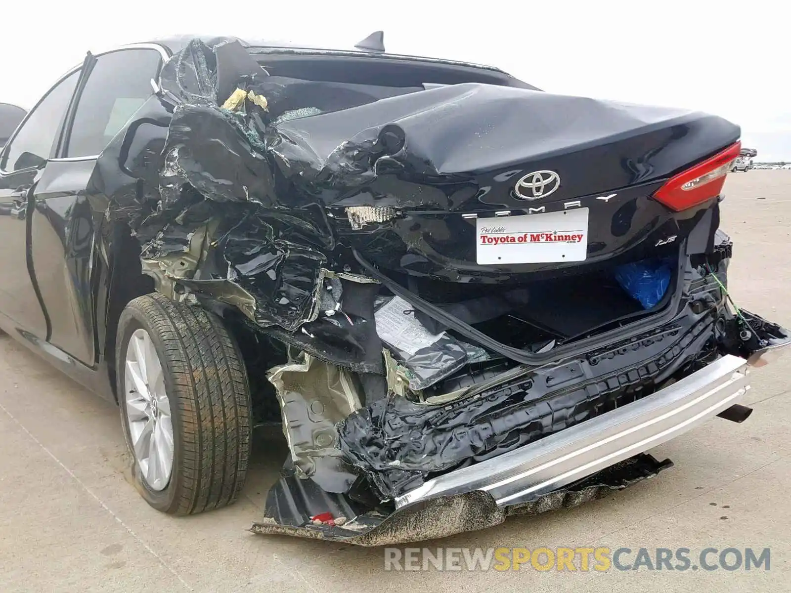 9 Photograph of a damaged car 4T1B11HK1KU717080 TOYOTA CAMRY 2019