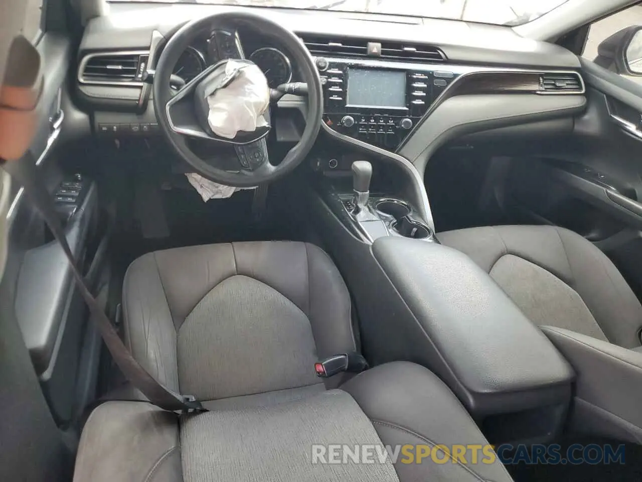 8 Photograph of a damaged car 4T1B11HK1KU718150 TOYOTA CAMRY 2019