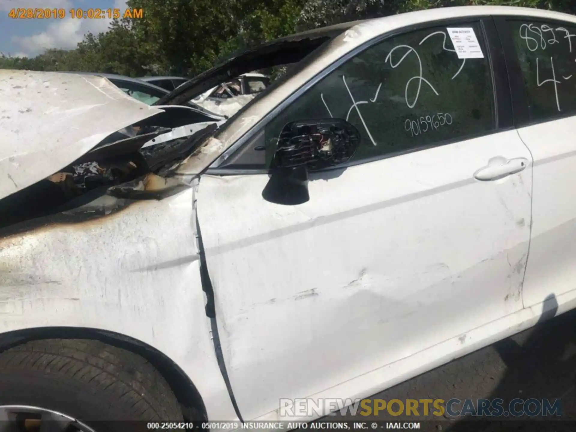 16 Photograph of a damaged car 4T1B11HK1KU718827 TOYOTA CAMRY 2019