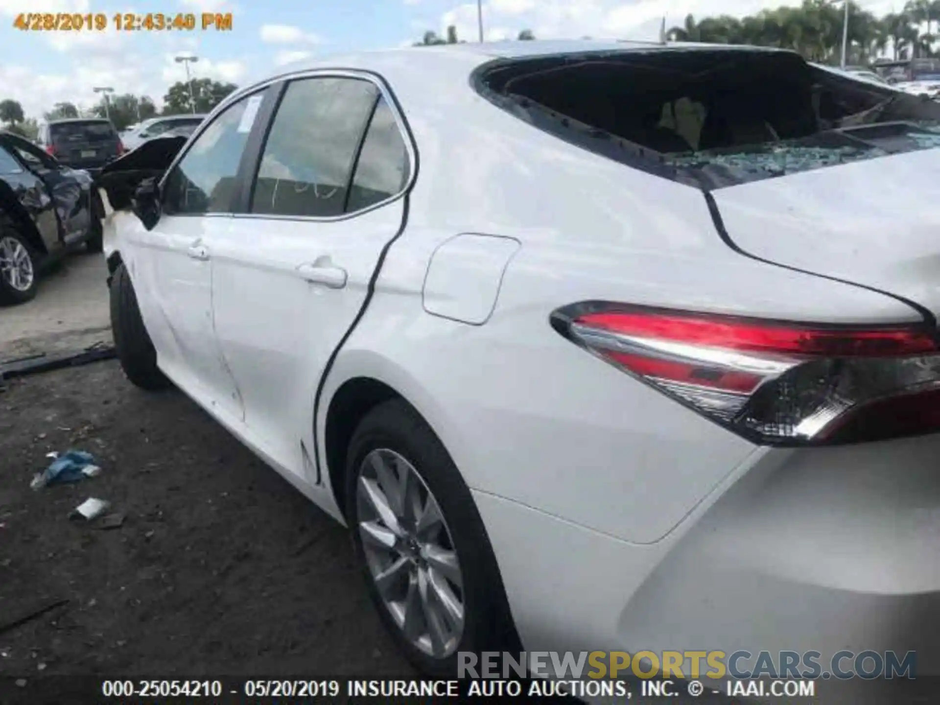 3 Photograph of a damaged car 4T1B11HK1KU718827 TOYOTA CAMRY 2019