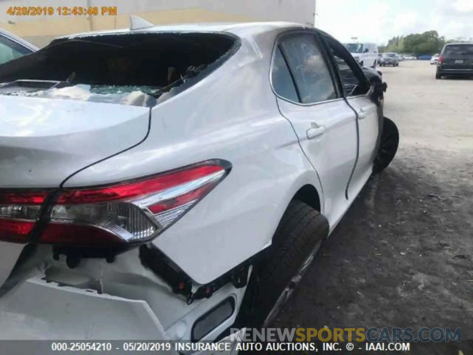 4 Photograph of a damaged car 4T1B11HK1KU718827 TOYOTA CAMRY 2019