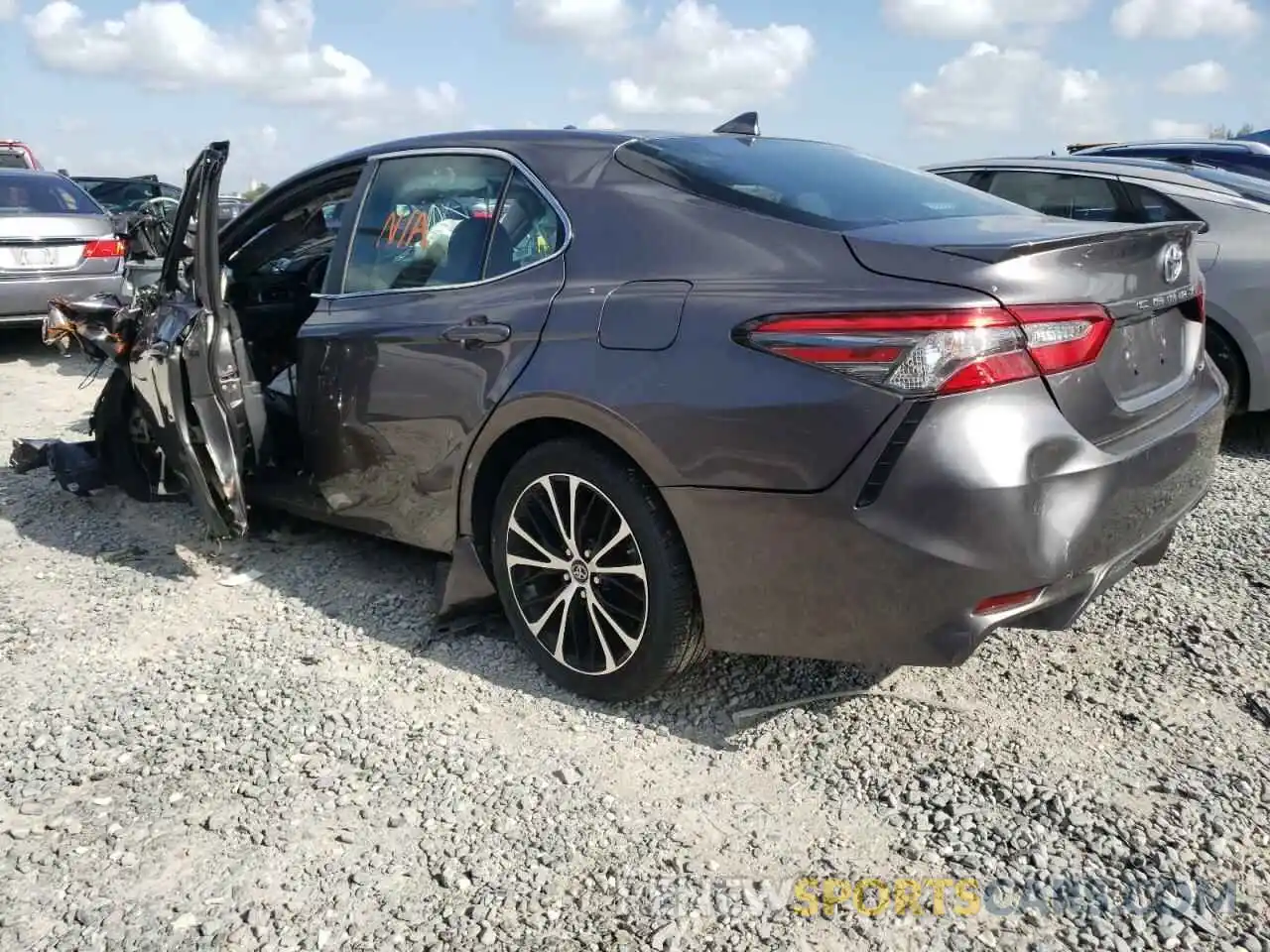 3 Photograph of a damaged car 4T1B11HK1KU720593 TOYOTA CAMRY 2019