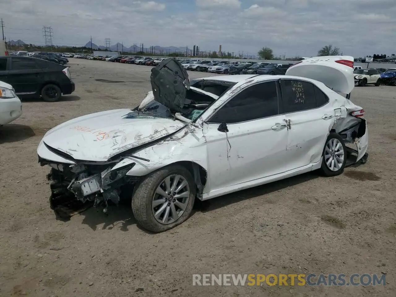 1 Photograph of a damaged car 4T1B11HK1KU720853 TOYOTA CAMRY 2019