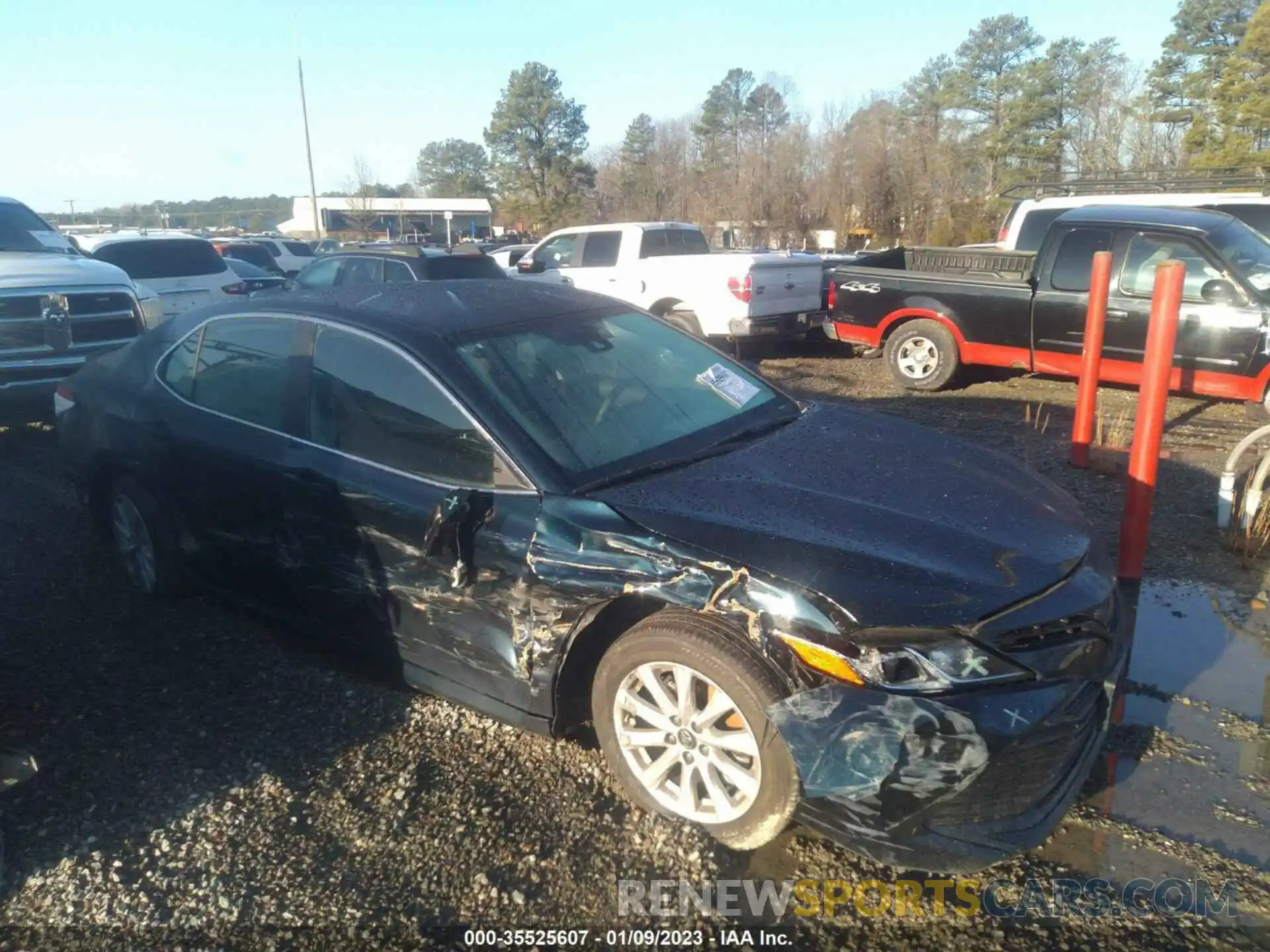 1 Photograph of a damaged car 4T1B11HK1KU722134 TOYOTA CAMRY 2019