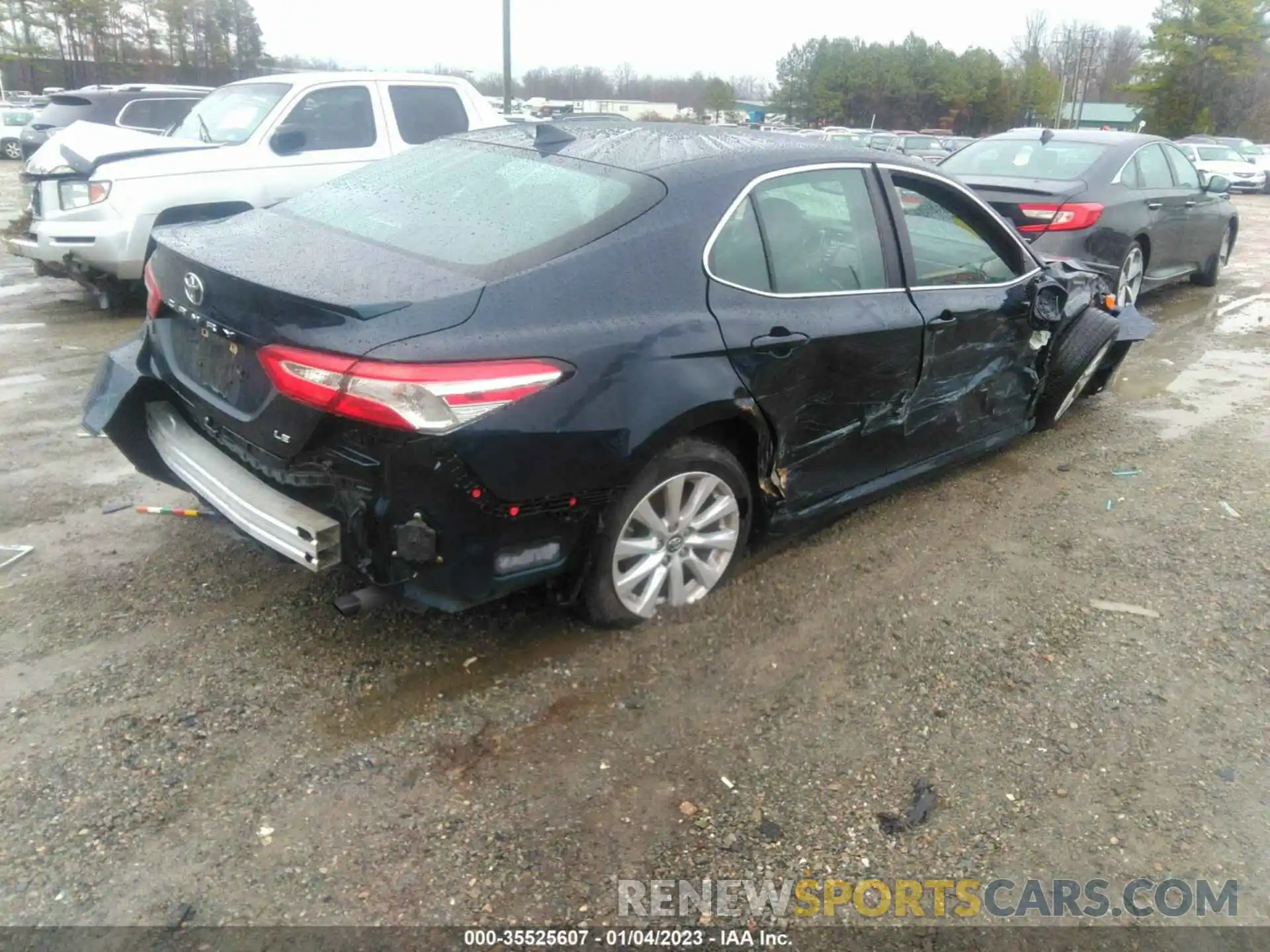 4 Photograph of a damaged car 4T1B11HK1KU722134 TOYOTA CAMRY 2019