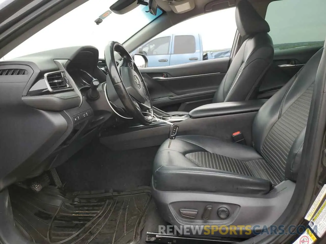 7 Photograph of a damaged car 4T1B11HK1KU723607 TOYOTA CAMRY 2019