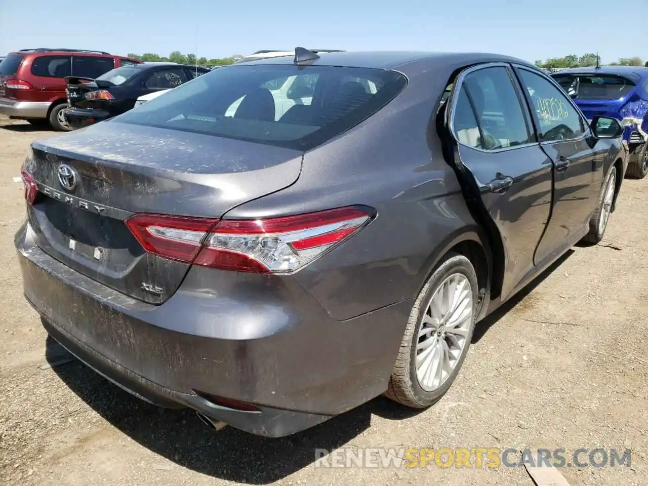 4 Photograph of a damaged car 4T1B11HK1KU724515 TOYOTA CAMRY 2019