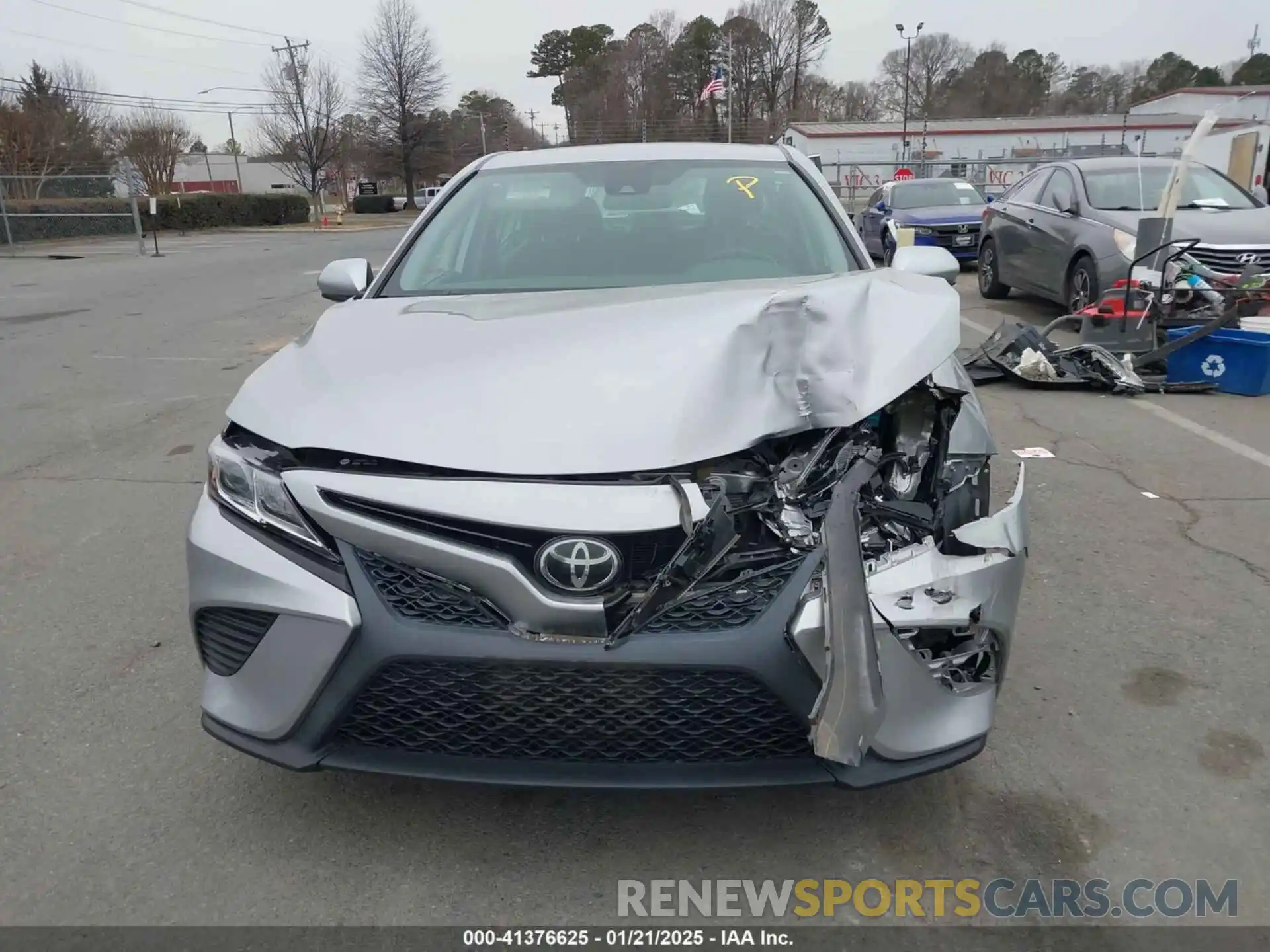 12 Photograph of a damaged car 4T1B11HK1KU728726 TOYOTA CAMRY 2019