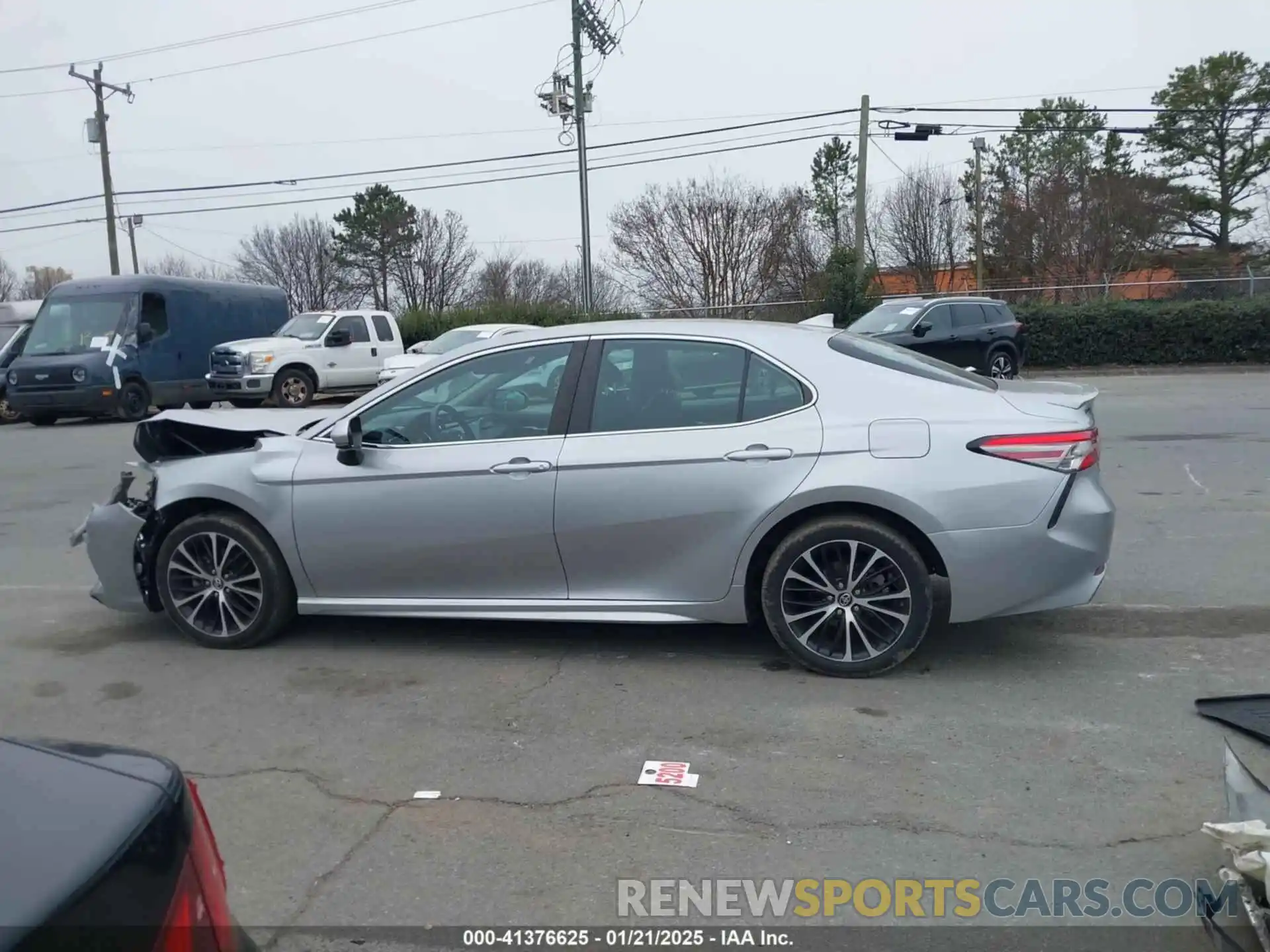 14 Photograph of a damaged car 4T1B11HK1KU728726 TOYOTA CAMRY 2019