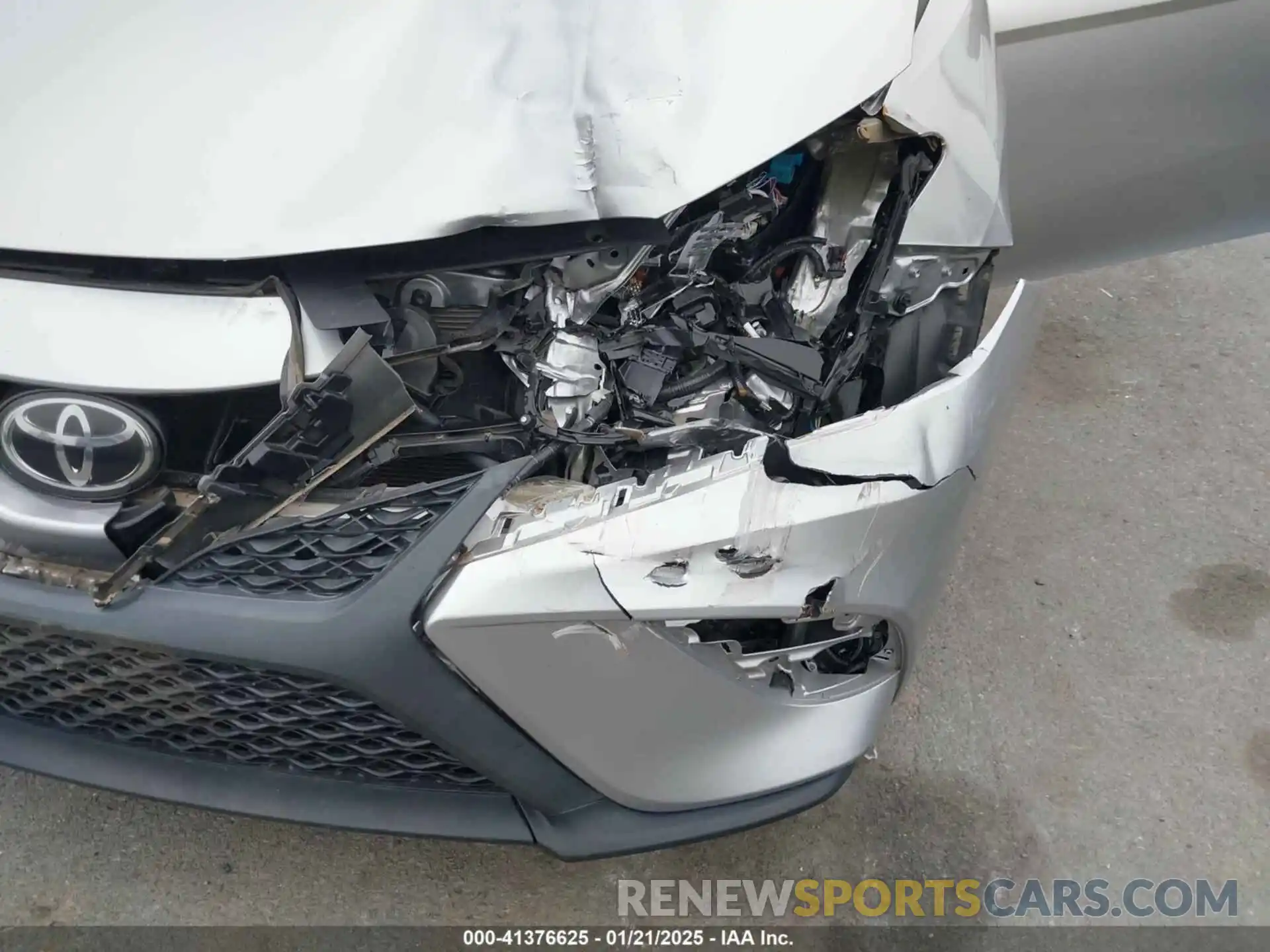 6 Photograph of a damaged car 4T1B11HK1KU728726 TOYOTA CAMRY 2019