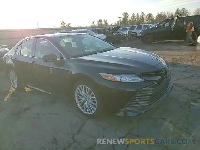 10 Photograph of a damaged car 4T1B11HK1KU728774 TOYOTA CAMRY 2019
