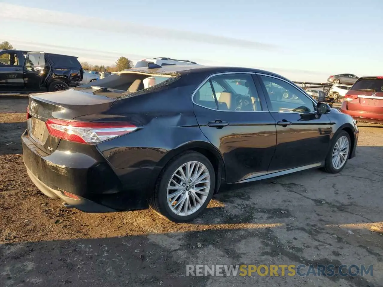 3 Photograph of a damaged car 4T1B11HK1KU728774 TOYOTA CAMRY 2019