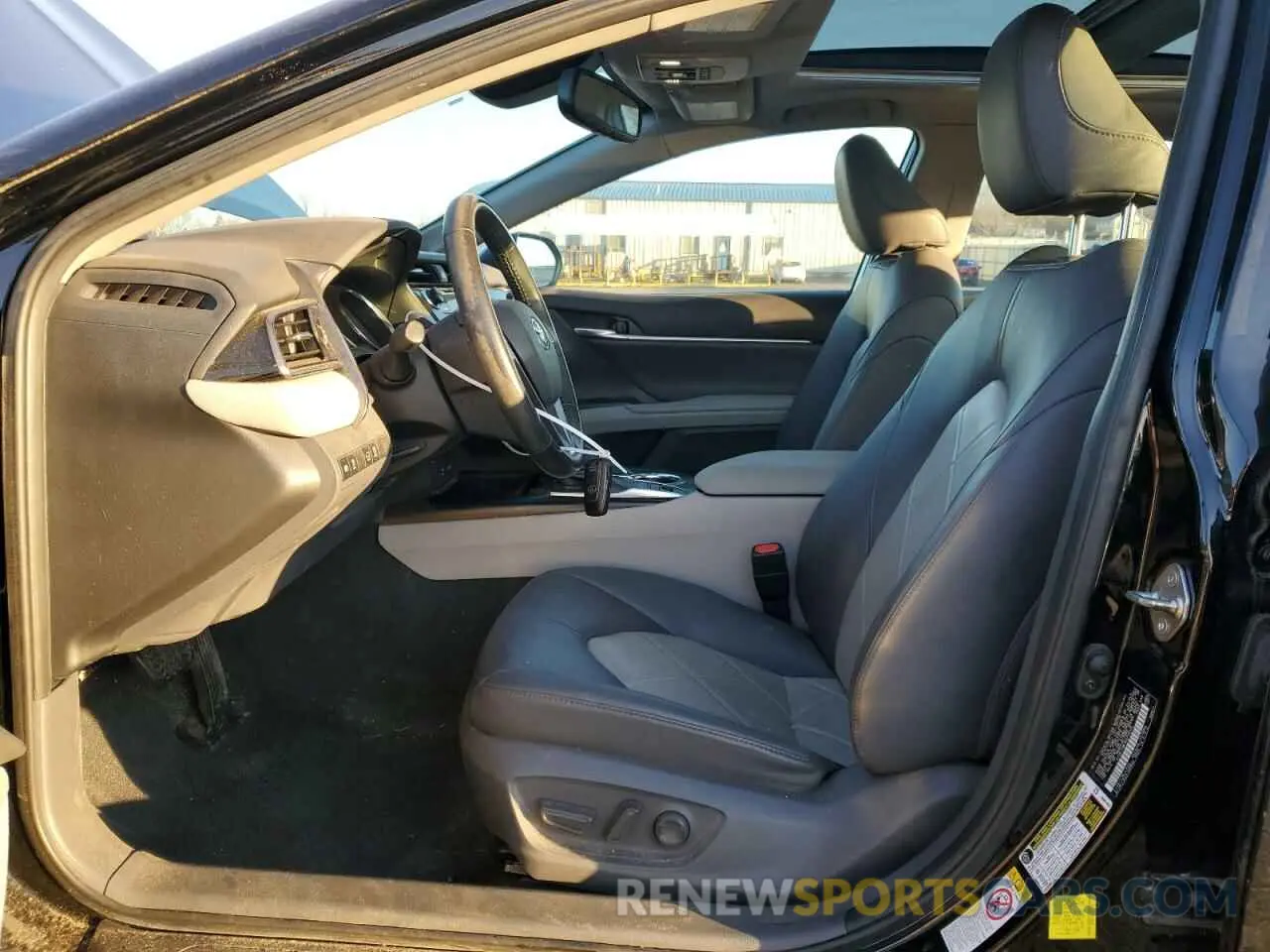 7 Photograph of a damaged car 4T1B11HK1KU728774 TOYOTA CAMRY 2019
