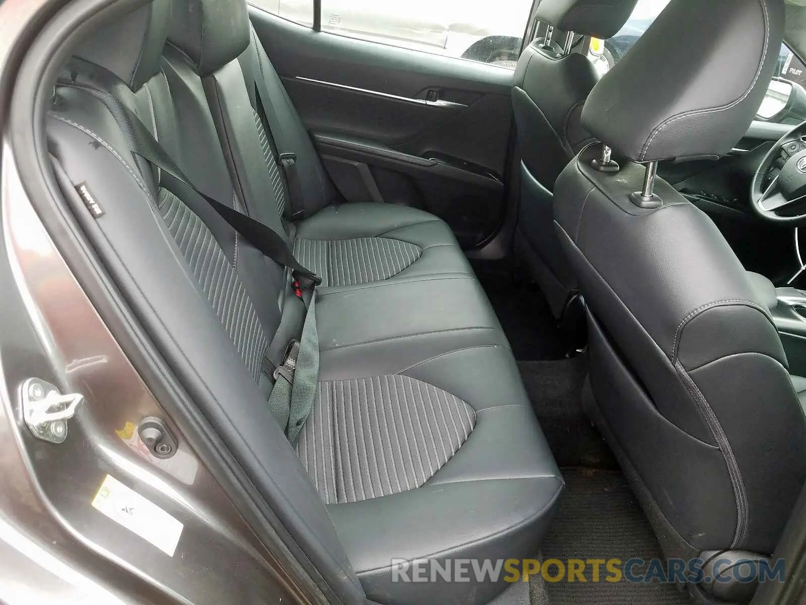 6 Photograph of a damaged car 4T1B11HK1KU729021 TOYOTA CAMRY 2019