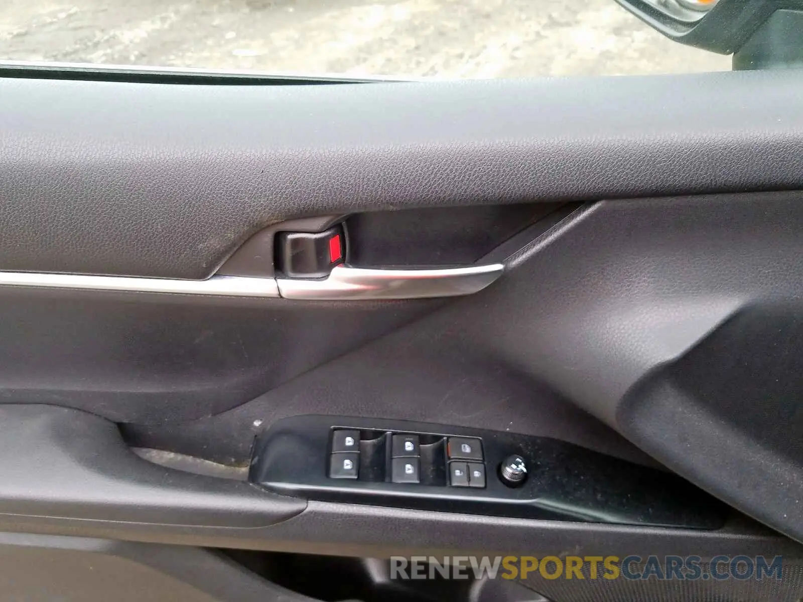 9 Photograph of a damaged car 4T1B11HK1KU729021 TOYOTA CAMRY 2019