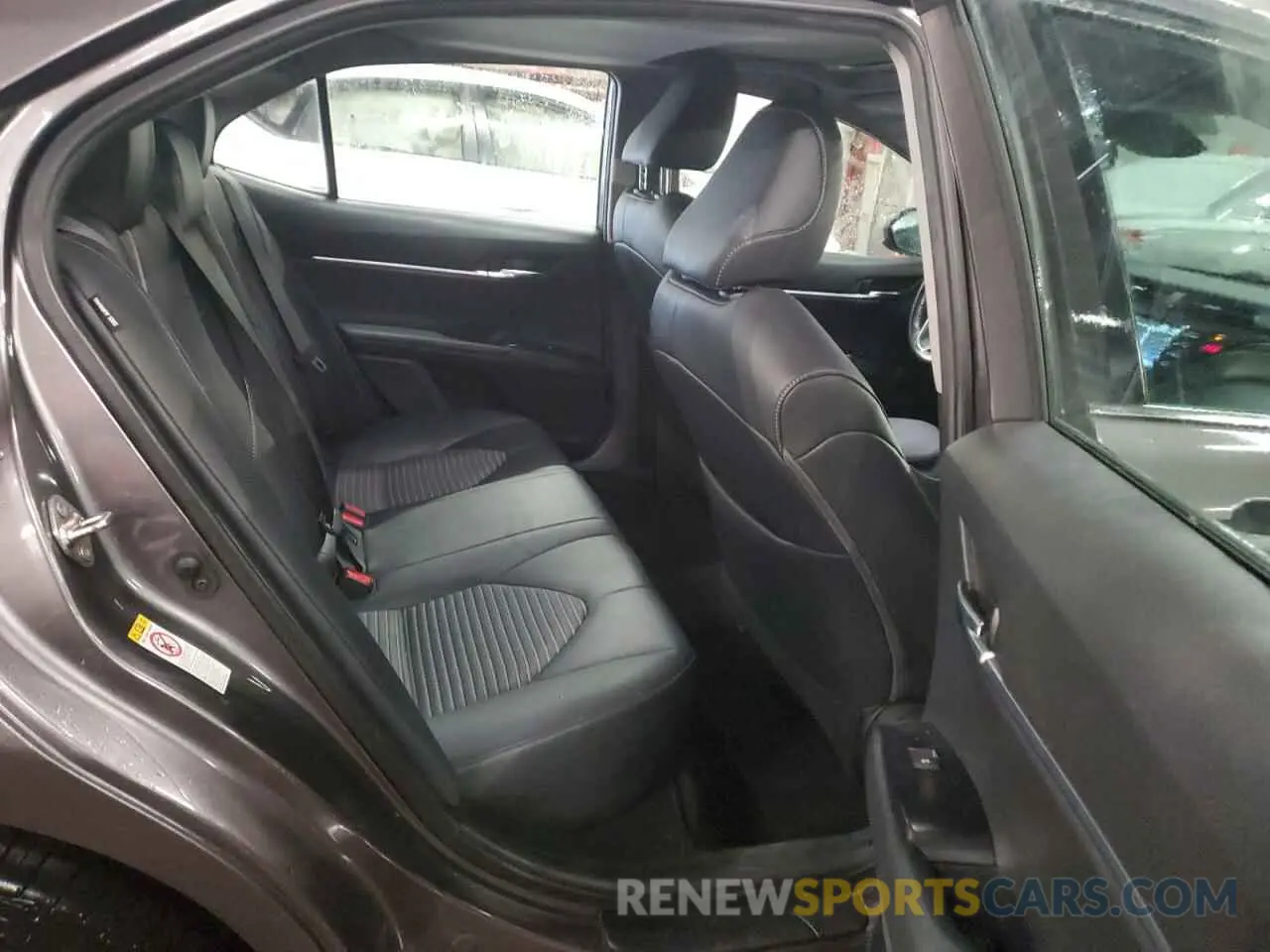 10 Photograph of a damaged car 4T1B11HK1KU733313 TOYOTA CAMRY 2019