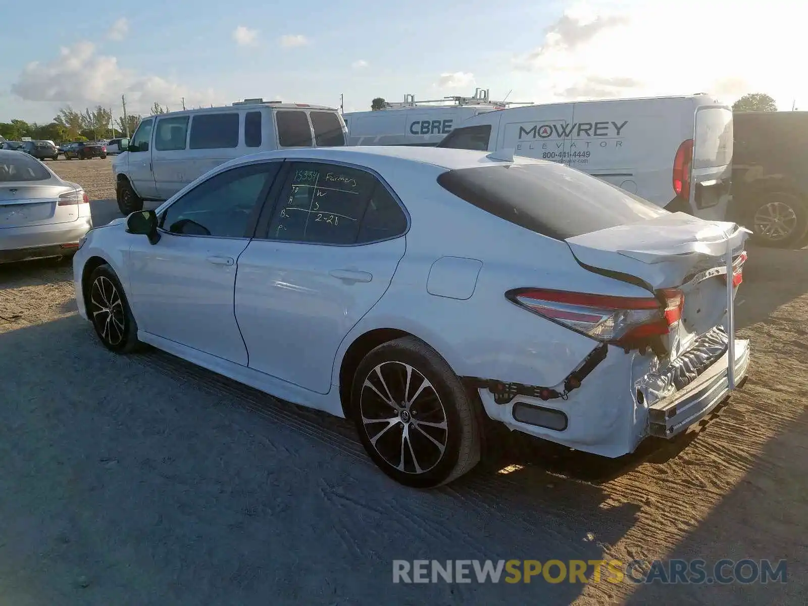 3 Photograph of a damaged car 4T1B11HK1KU734980 TOYOTA CAMRY 2019