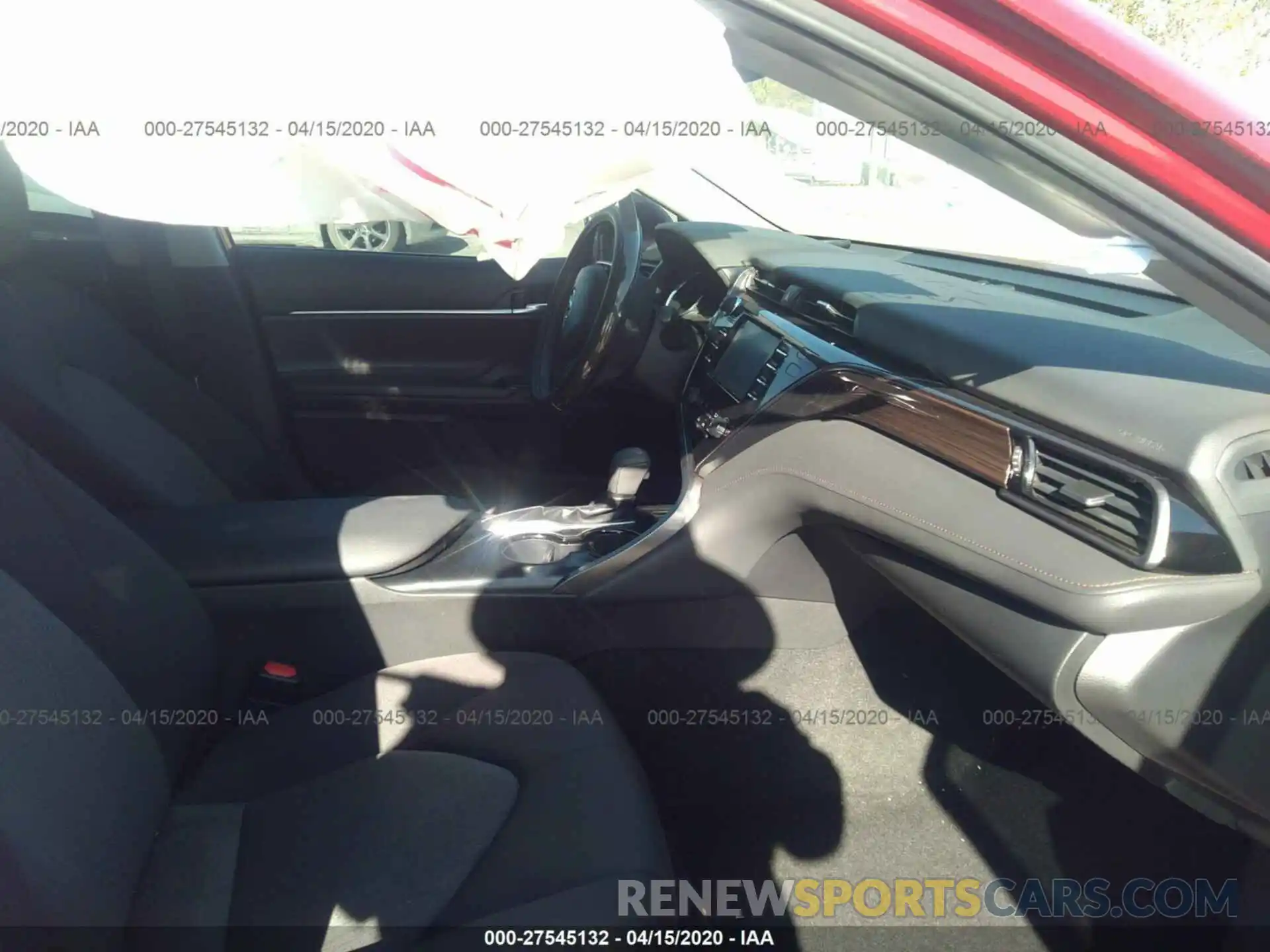 5 Photograph of a damaged car 4T1B11HK1KU735207 TOYOTA CAMRY 2019