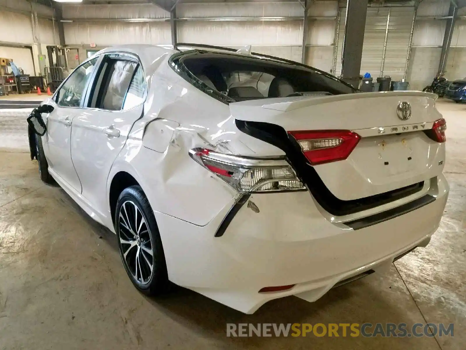 3 Photograph of a damaged car 4T1B11HK1KU737393 TOYOTA CAMRY 2019