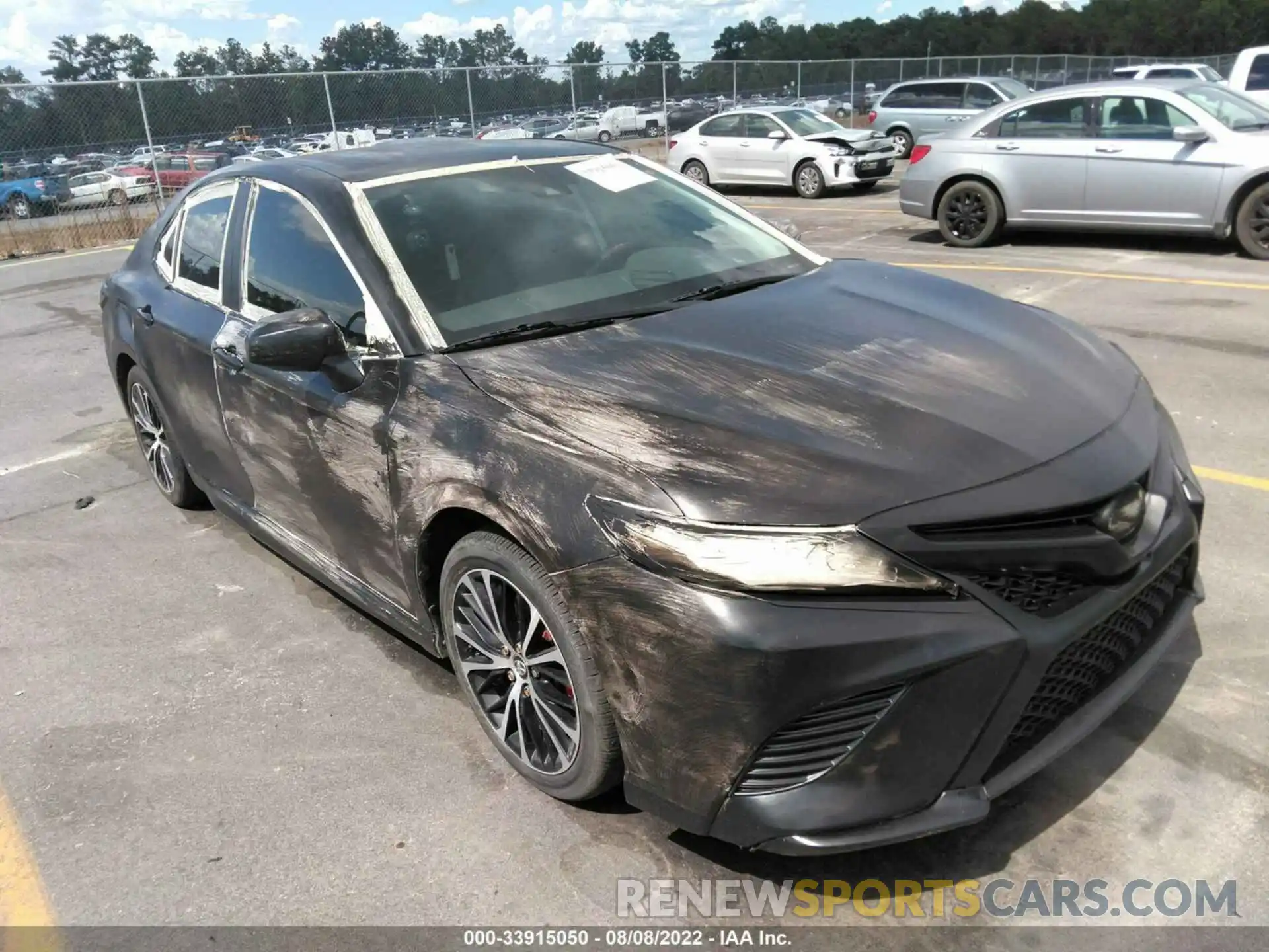 1 Photograph of a damaged car 4T1B11HK1KU737989 TOYOTA CAMRY 2019