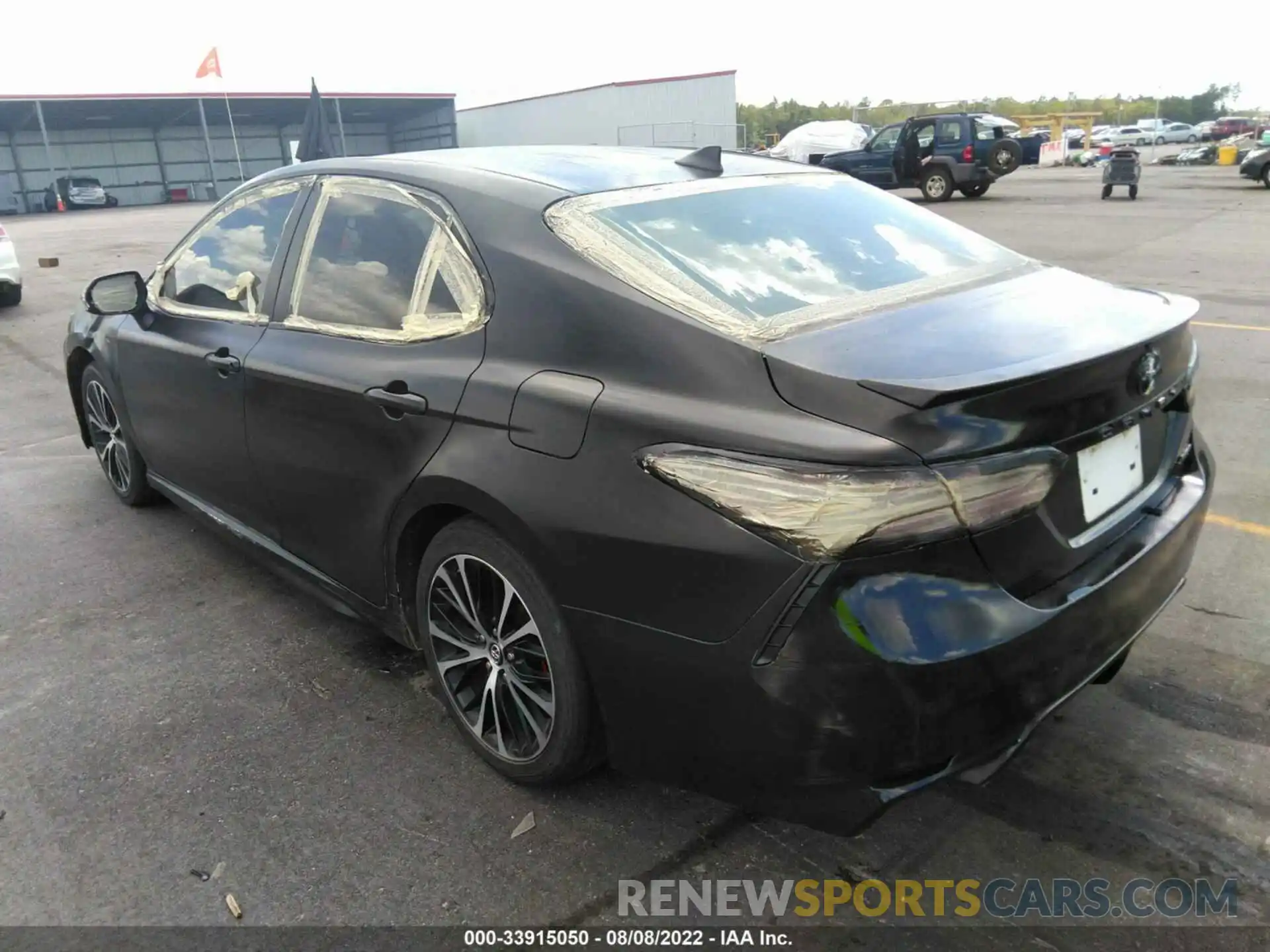 3 Photograph of a damaged car 4T1B11HK1KU737989 TOYOTA CAMRY 2019