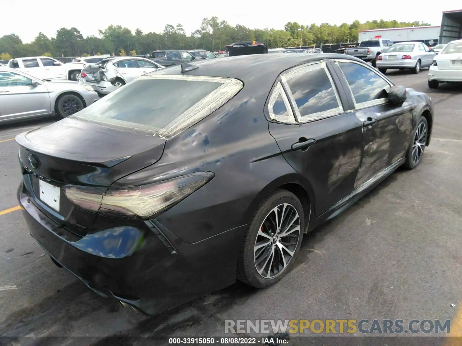 4 Photograph of a damaged car 4T1B11HK1KU737989 TOYOTA CAMRY 2019