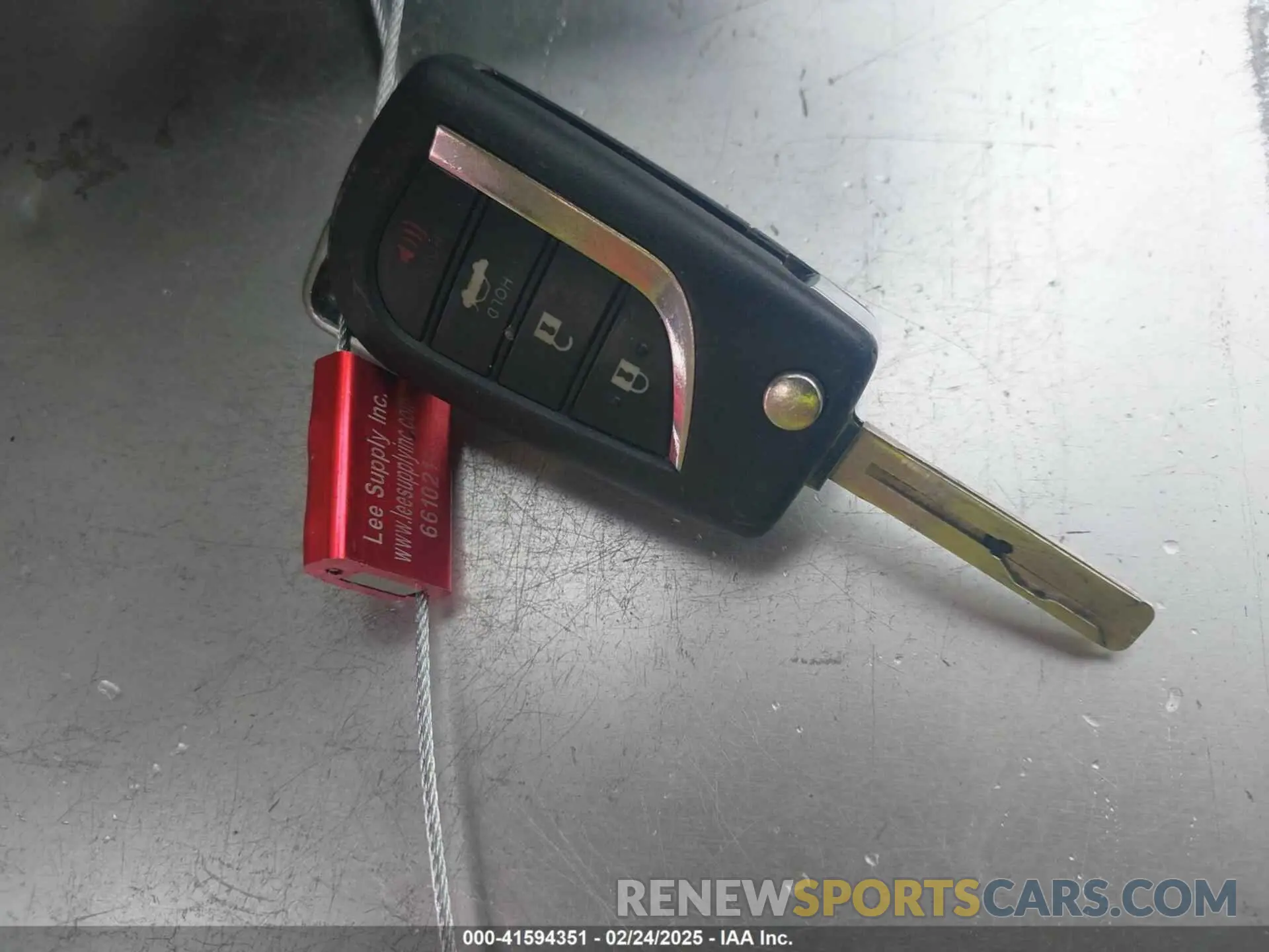 11 Photograph of a damaged car 4T1B11HK1KU739869 TOYOTA CAMRY 2019