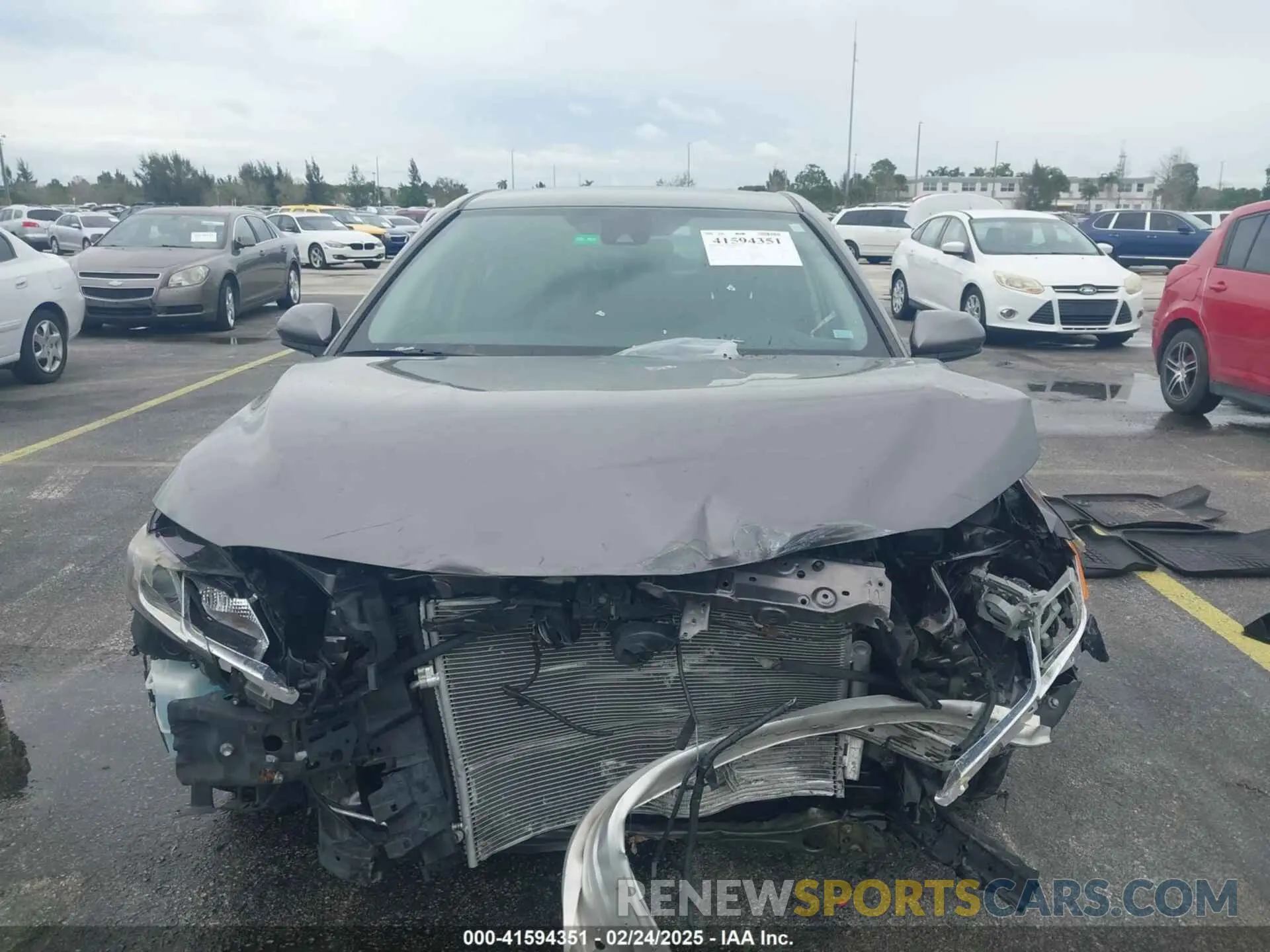13 Photograph of a damaged car 4T1B11HK1KU739869 TOYOTA CAMRY 2019