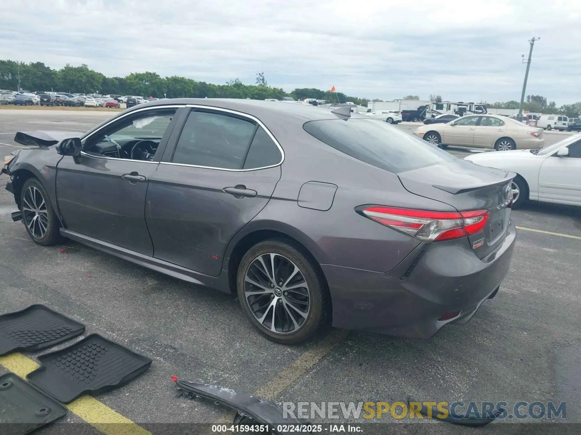 3 Photograph of a damaged car 4T1B11HK1KU739869 TOYOTA CAMRY 2019