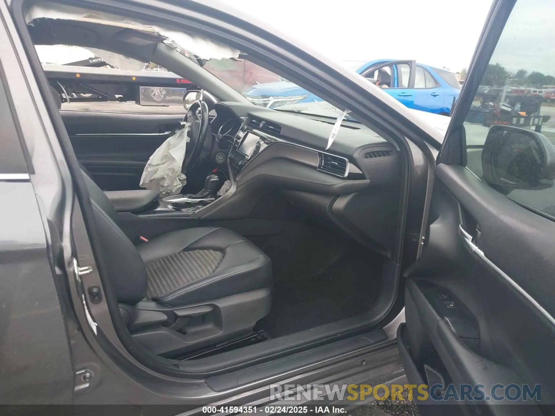 5 Photograph of a damaged car 4T1B11HK1KU739869 TOYOTA CAMRY 2019