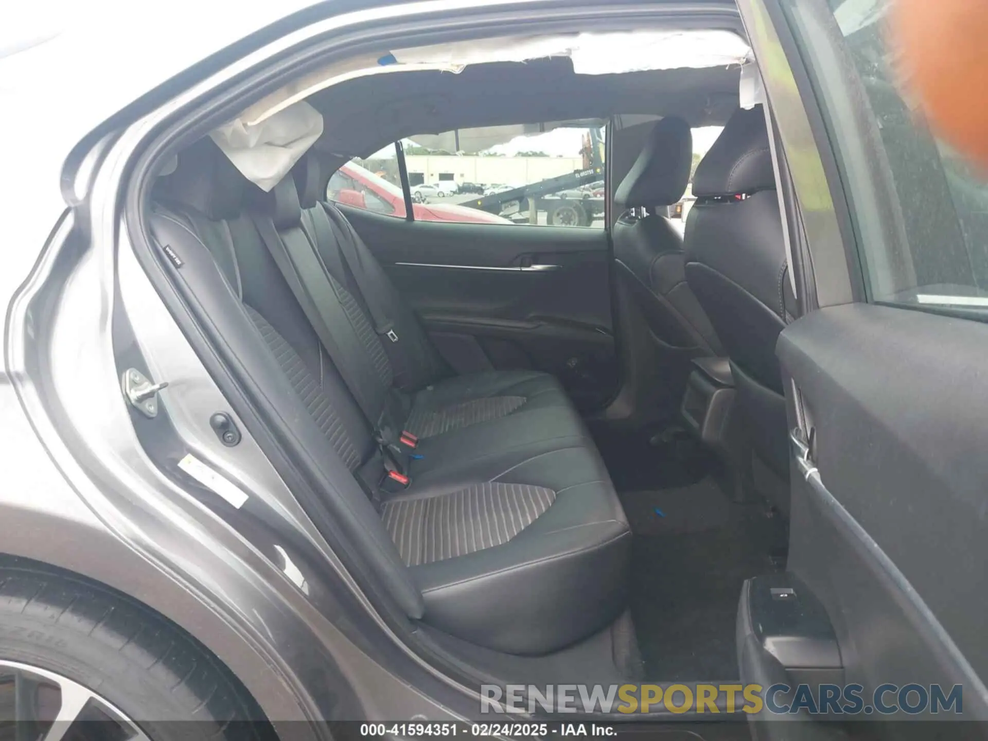 8 Photograph of a damaged car 4T1B11HK1KU739869 TOYOTA CAMRY 2019