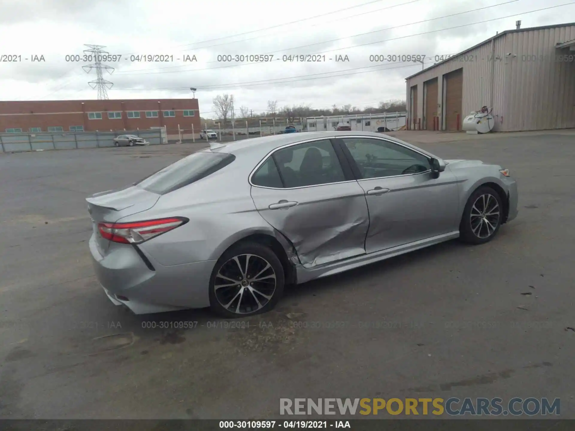 4 Photograph of a damaged car 4T1B11HK1KU743839 TOYOTA CAMRY 2019