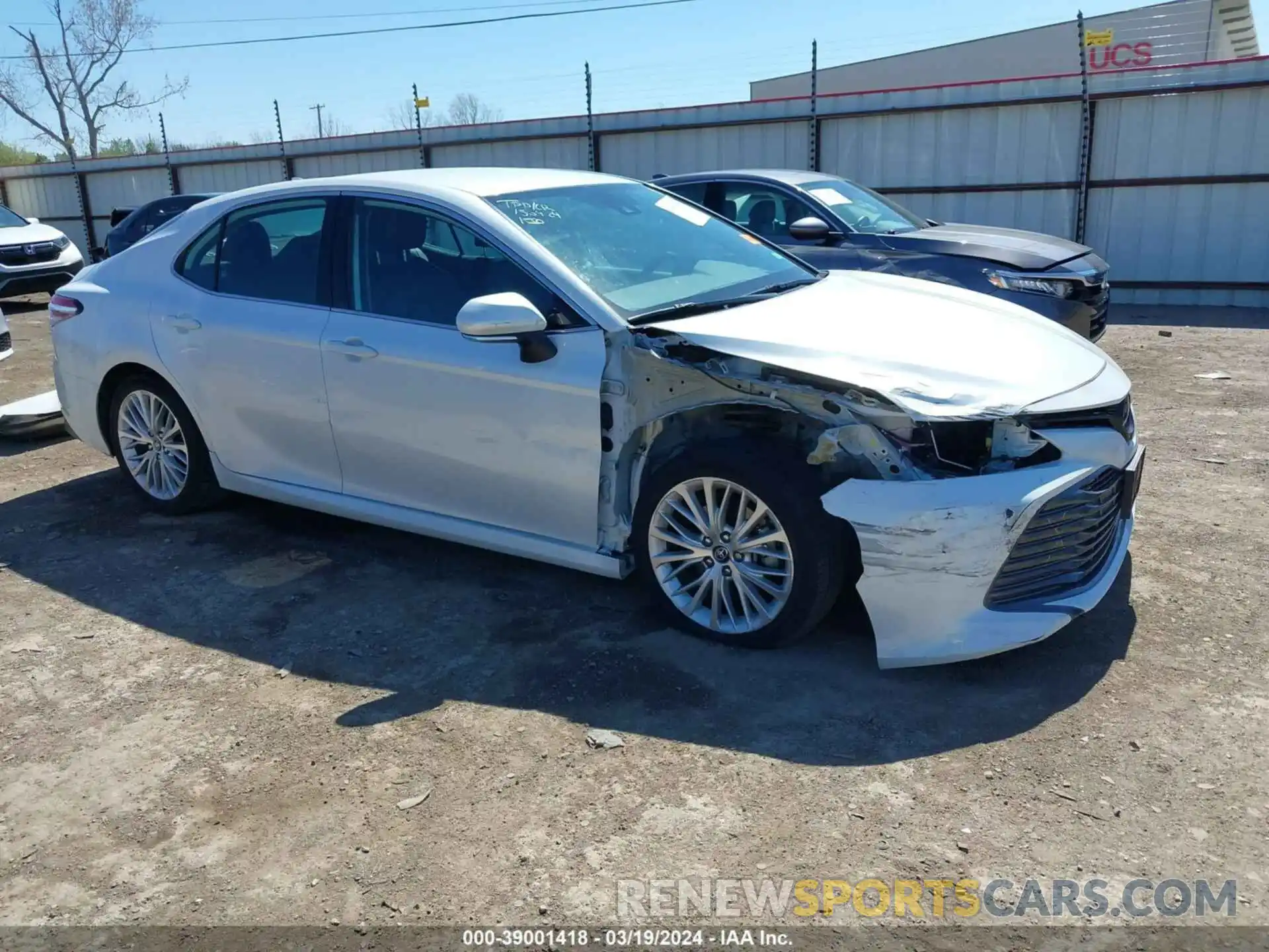 1 Photograph of a damaged car 4T1B11HK1KU745946 TOYOTA CAMRY 2019